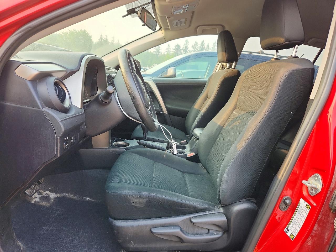 2015 Toyota Rav4 Le Red vin: 2T3ZFREV0FW156302