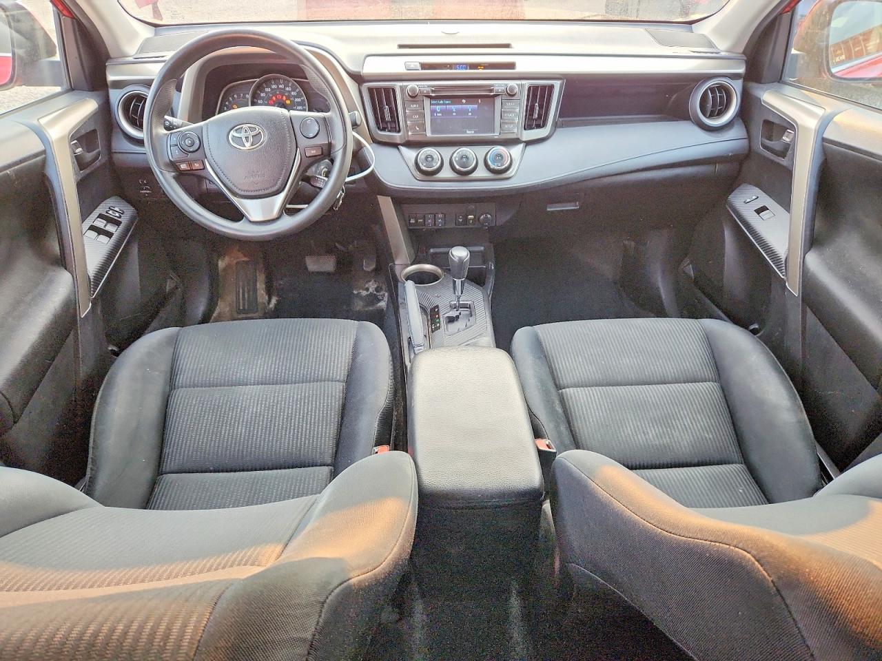 2015 Toyota Rav4 Le Red vin: 2T3ZFREV0FW156302