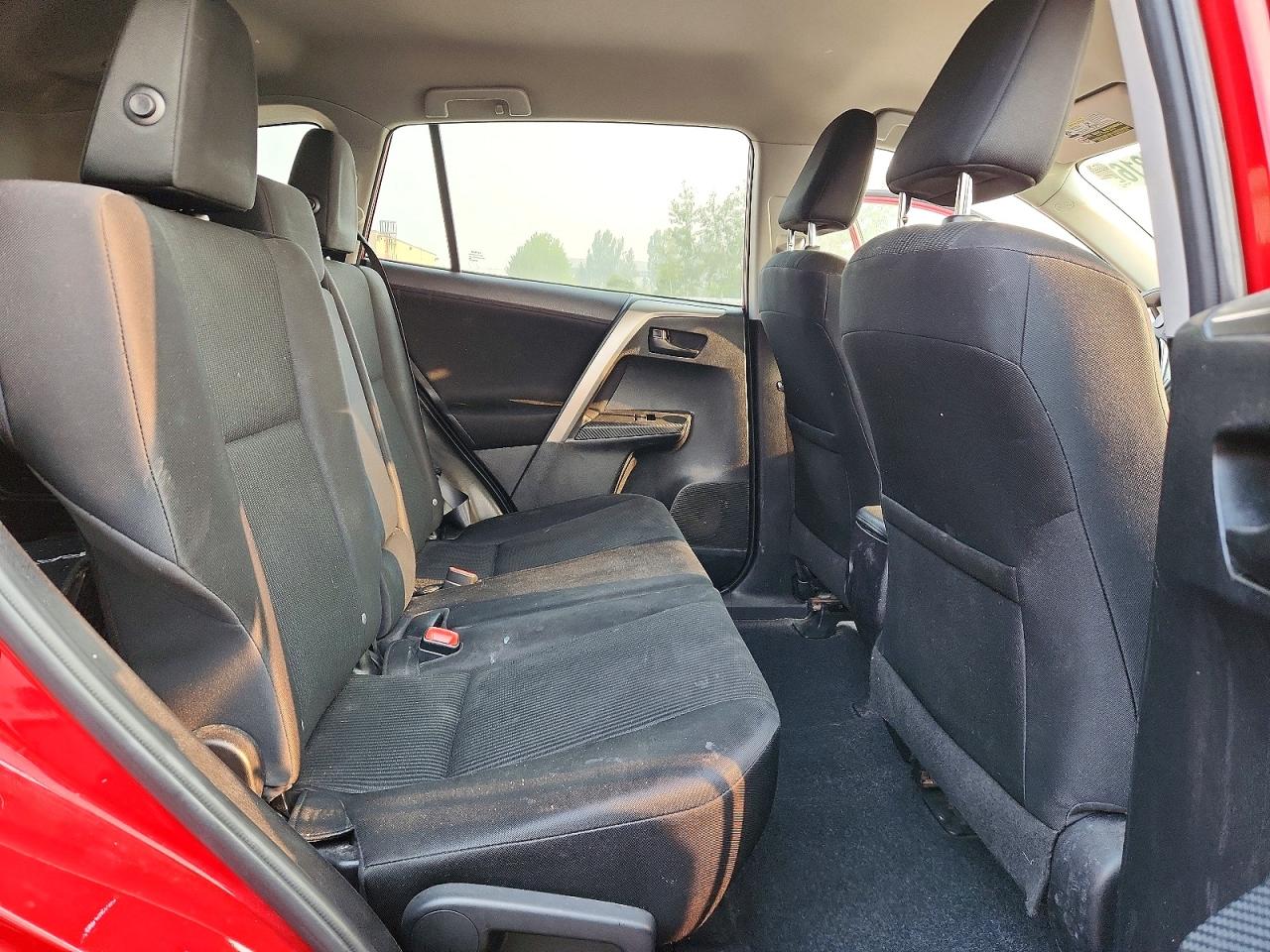 2015 Toyota Rav4 Le Red vin: 2T3ZFREV0FW156302