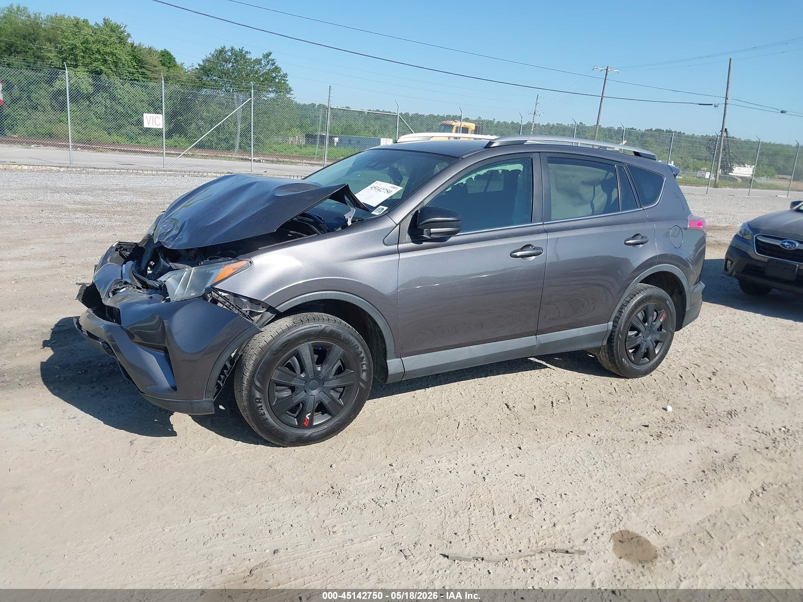 2017 Toyota Rav4 Le Gray vin: 2T3ZFREV0HW359421
