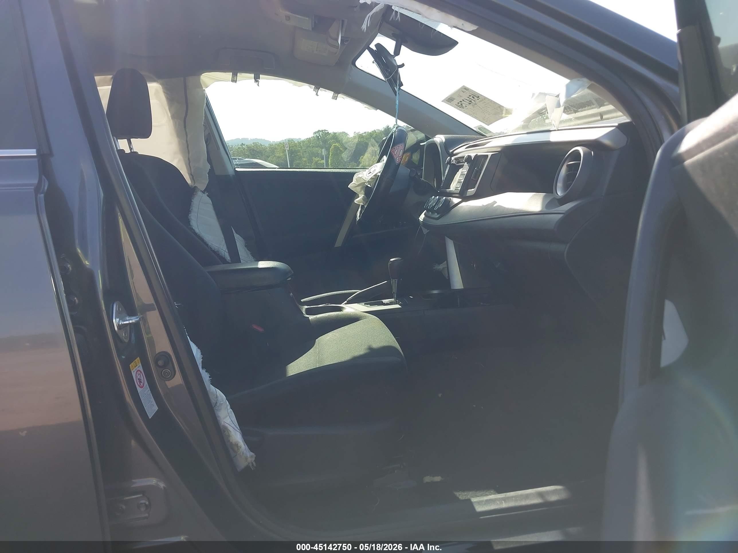 2017 Toyota Rav4 Le Gray vin: 2T3ZFREV0HW359421