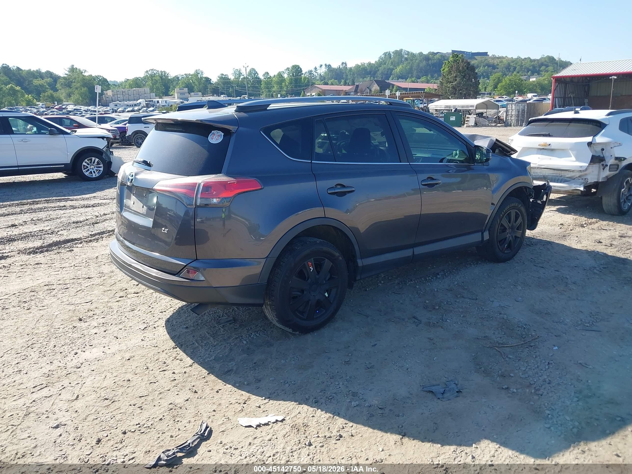 2017 Toyota Rav4 Le Gray vin: 2T3ZFREV0HW359421