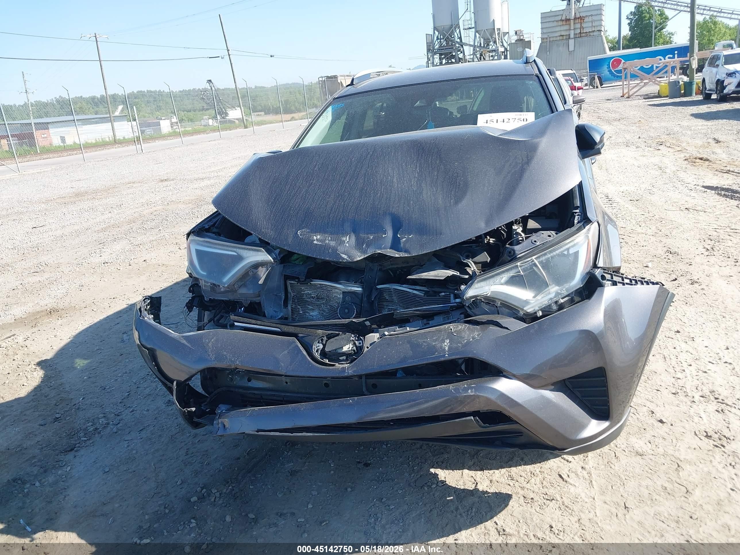 2017 Toyota Rav4 Le Gray vin: 2T3ZFREV0HW359421
