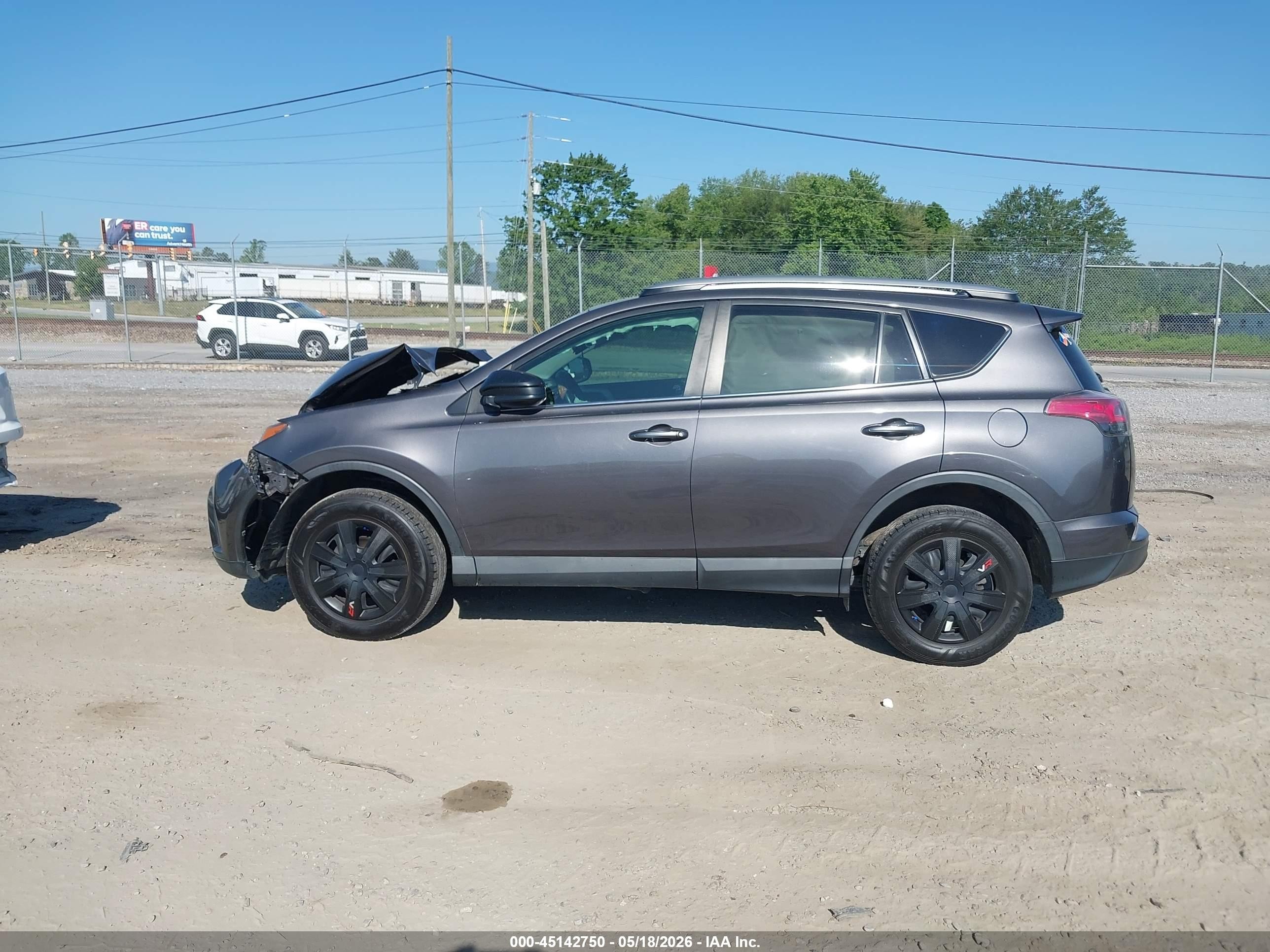 2017 Toyota Rav4 Le Gray vin: 2T3ZFREV0HW359421
