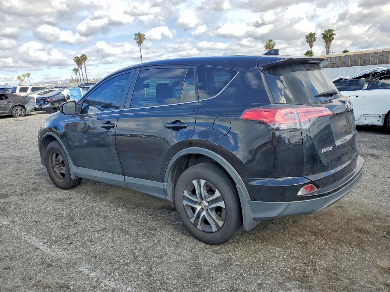 2017 Toyota Rav4 Le Black vin: 2T3ZFREV0HW388188