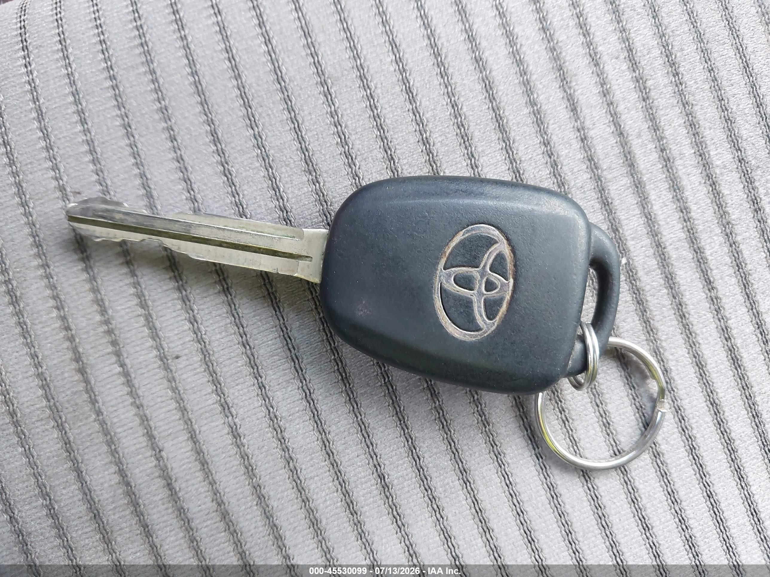 2013 Toyota Rav4 Le Blue vin: 2T3ZFREV1DW009743