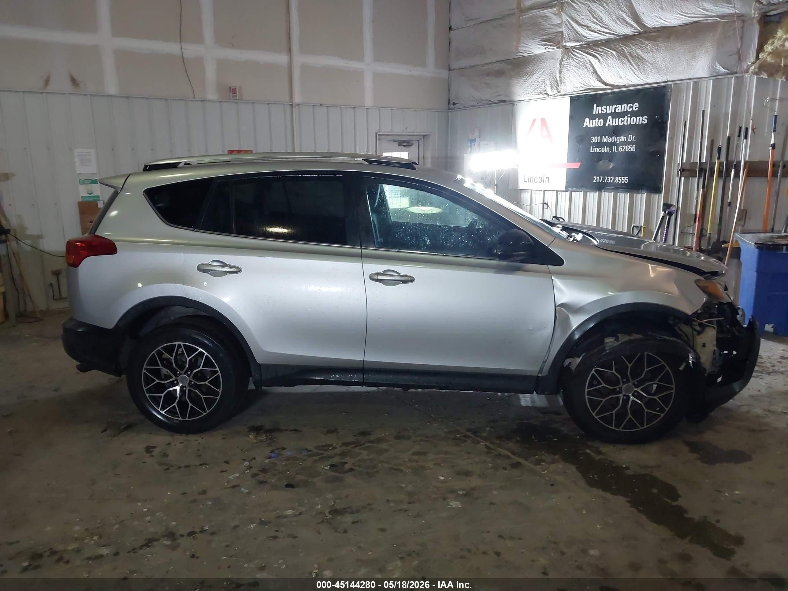 2014 Toyota Rav4 Le Silver vin: 2T3ZFREV1EW091572