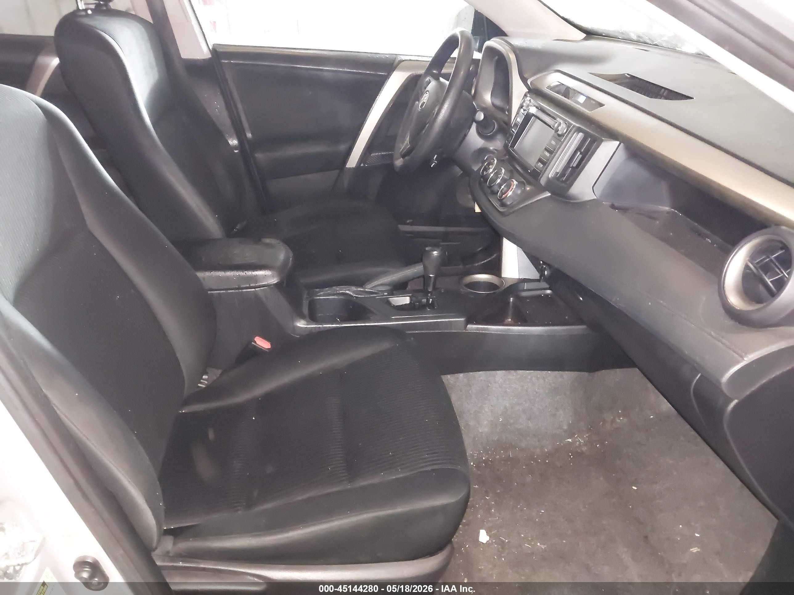 2014 Toyota Rav4 Le Silver vin: 2T3ZFREV1EW091572