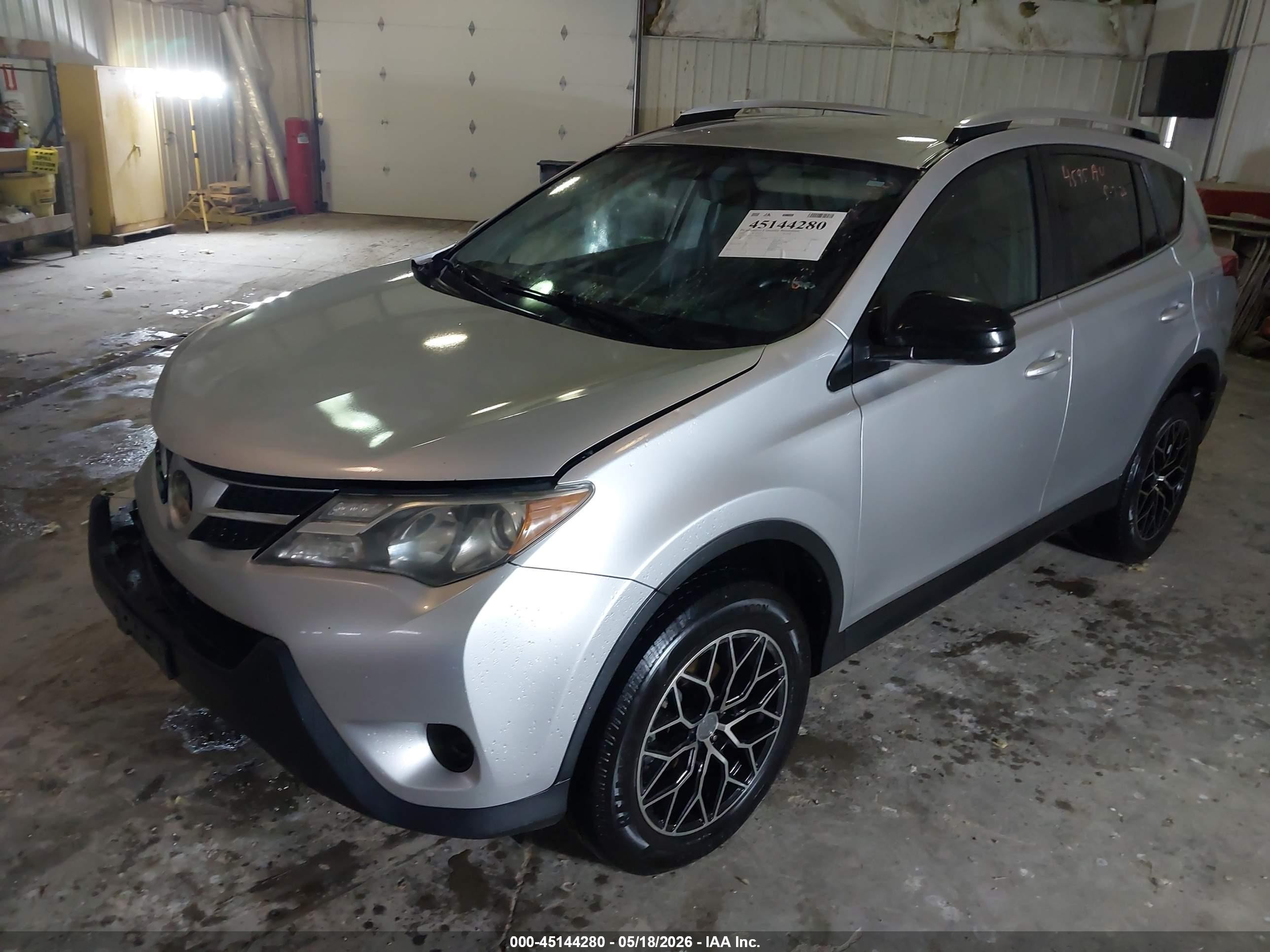 2014 Toyota Rav4 Le Silver vin: 2T3ZFREV1EW091572