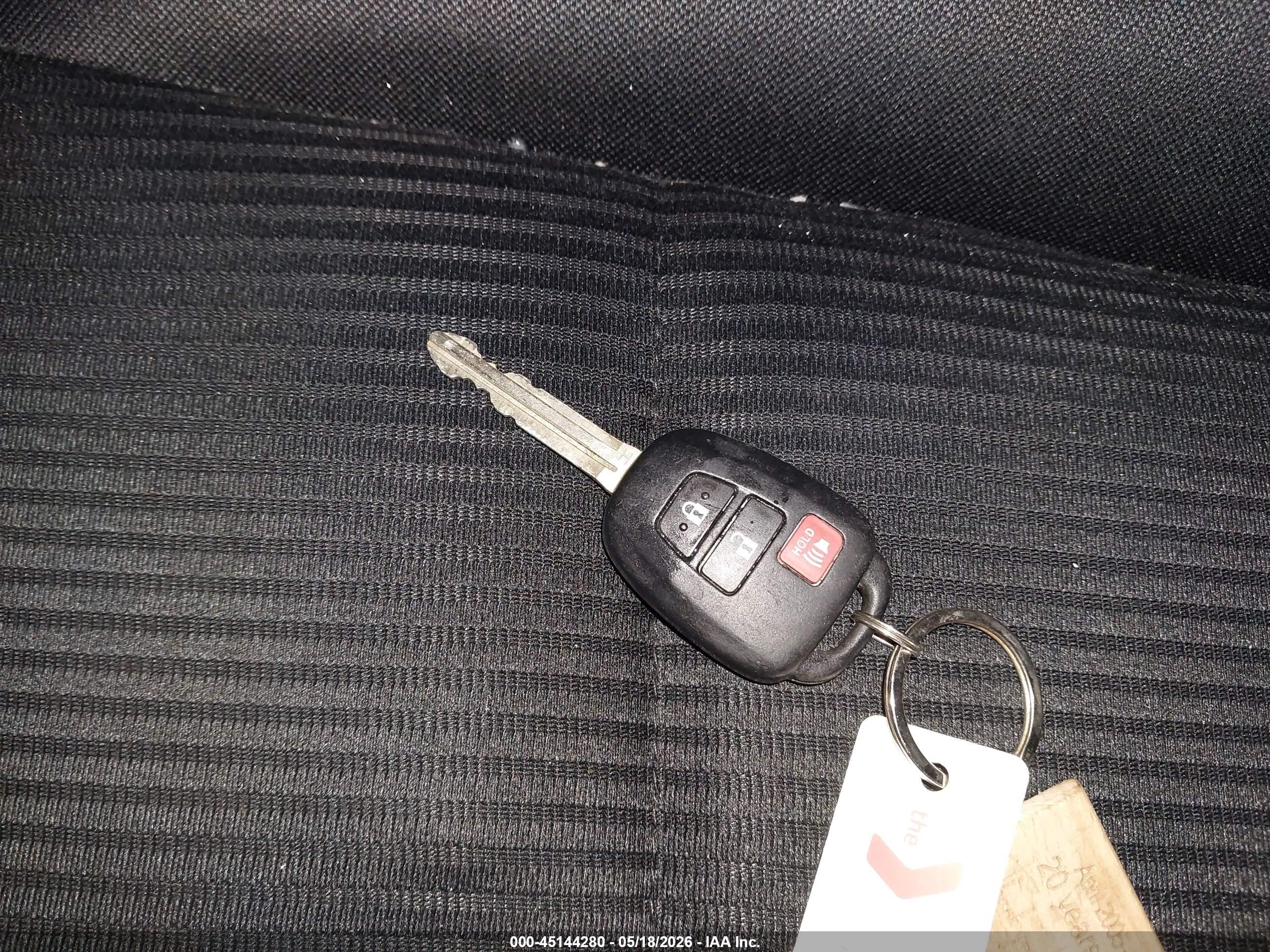 2014 Toyota Rav4 Le Silver vin: 2T3ZFREV1EW091572