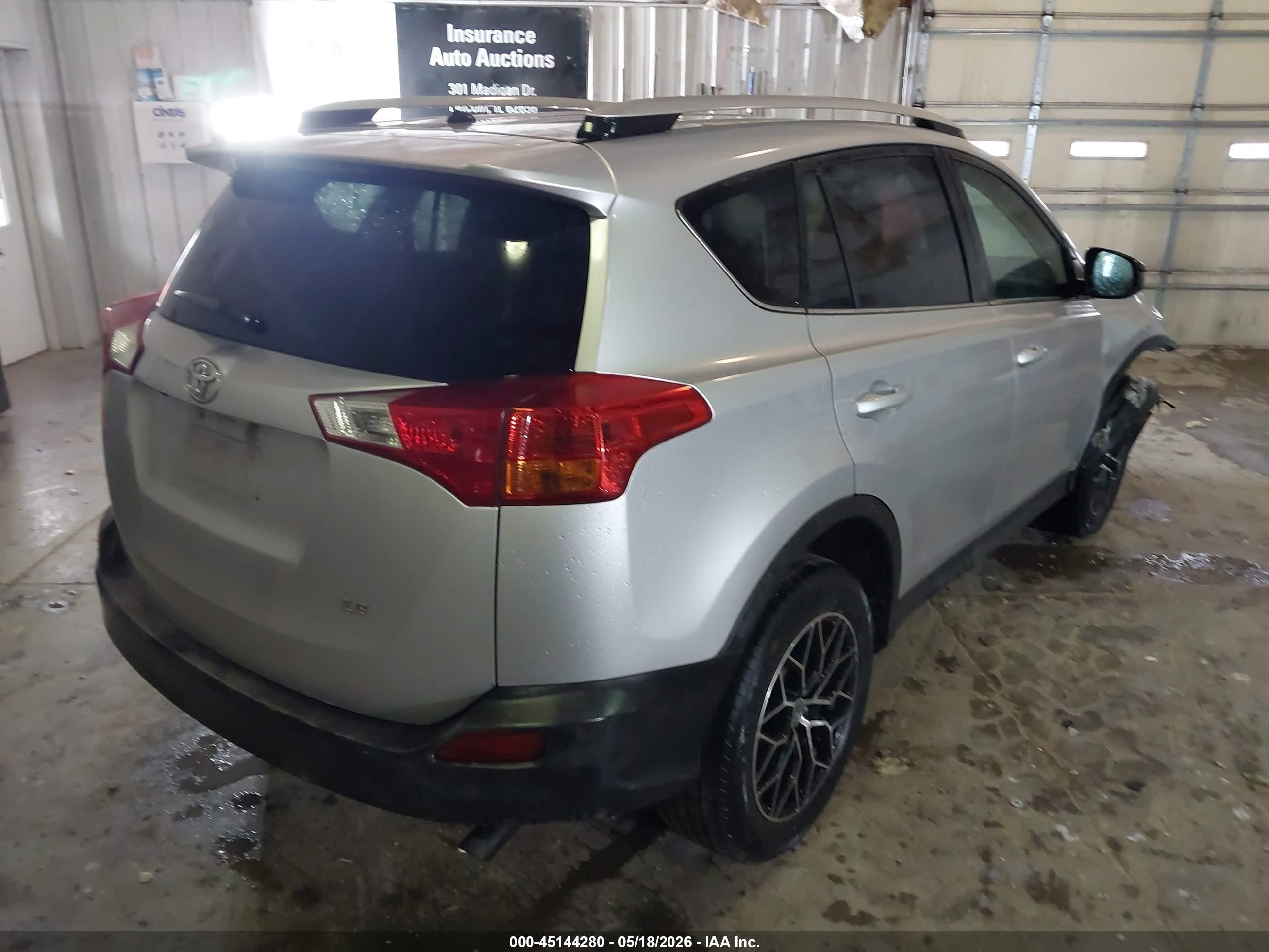 2014 Toyota Rav4 Le Silver vin: 2T3ZFREV1EW091572