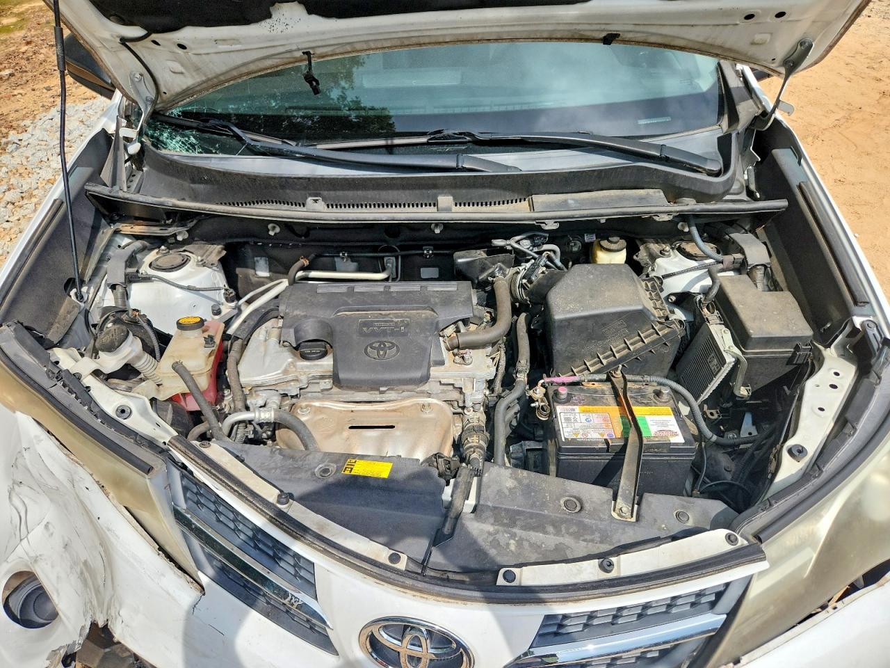 2014 Toyota Rav4 Le White vin: 2T3ZFREV1EW116177