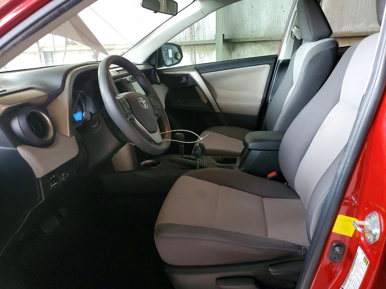 2015 Toyota Rav4 Le Red vin: 2T3ZFREV1FW147253