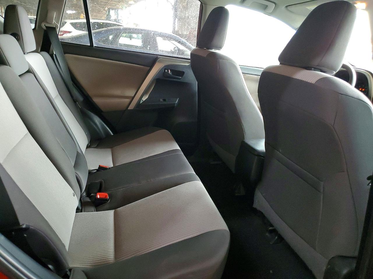 2015 Toyota Rav4 Le Red vin: 2T3ZFREV1FW147253