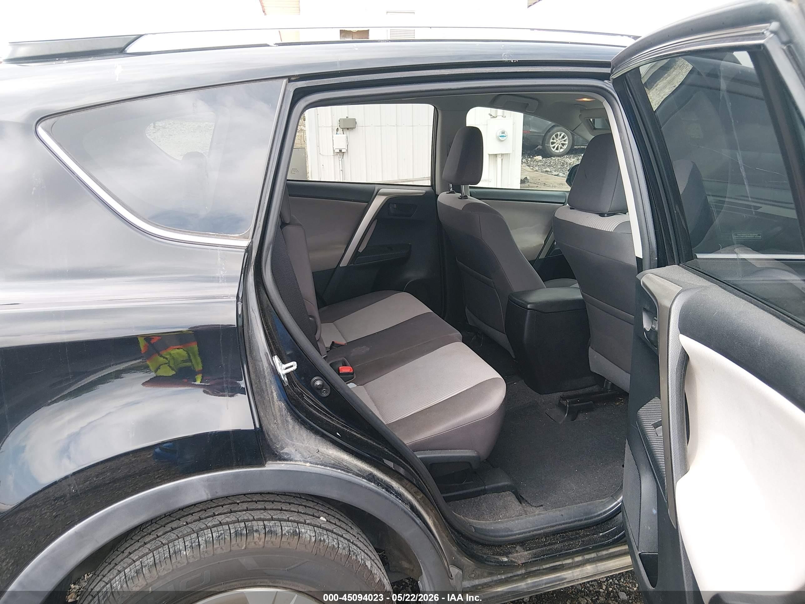 2015 Toyota Rav4 Le Black vin: 2T3ZFREV1FW156115