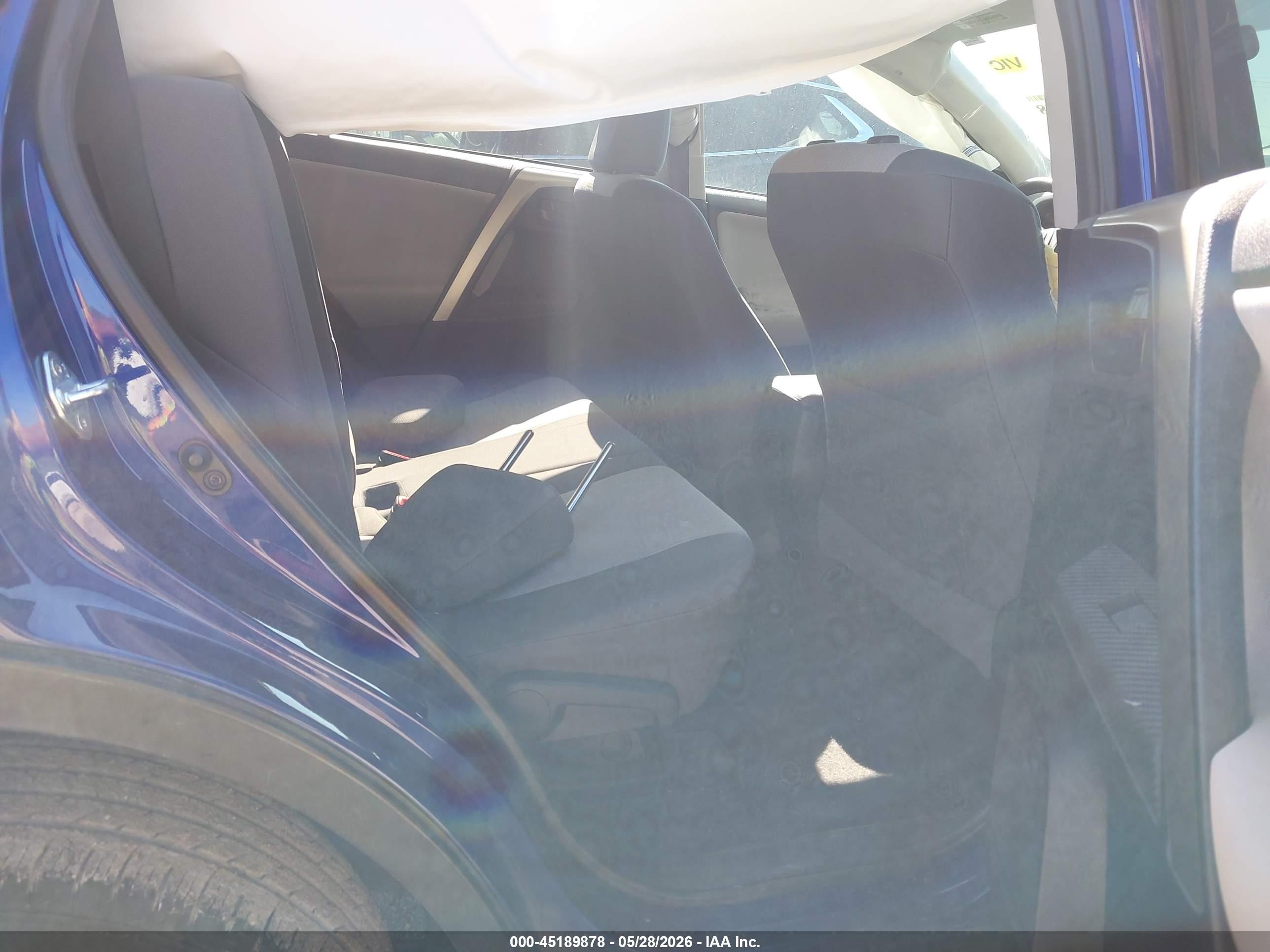 2015 Toyota Rav4 Le Blue vin: 2T3ZFREV1FW195089