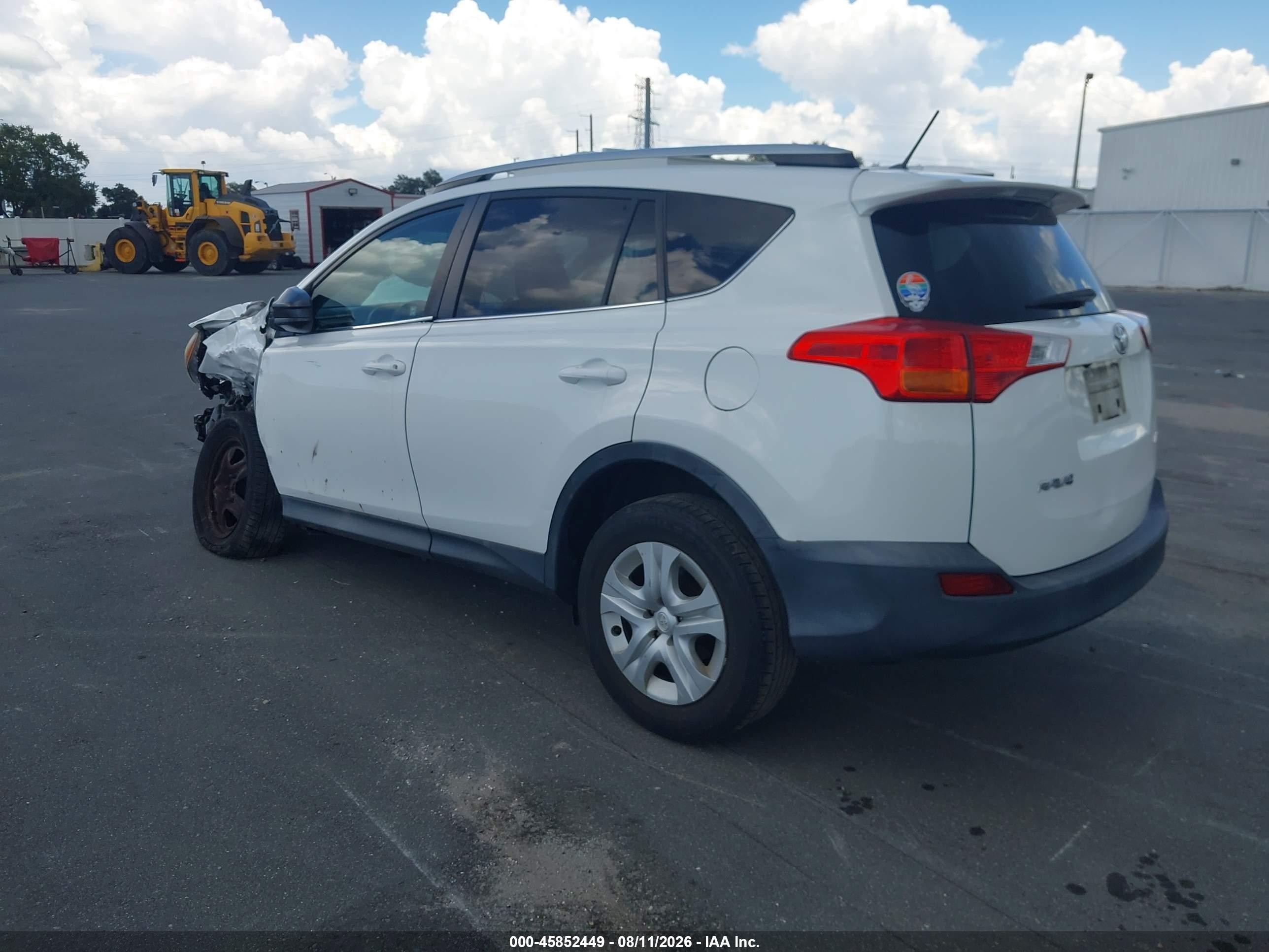 2015 Toyota Rav4 Le White vin: 2T3ZFREV1FW198056