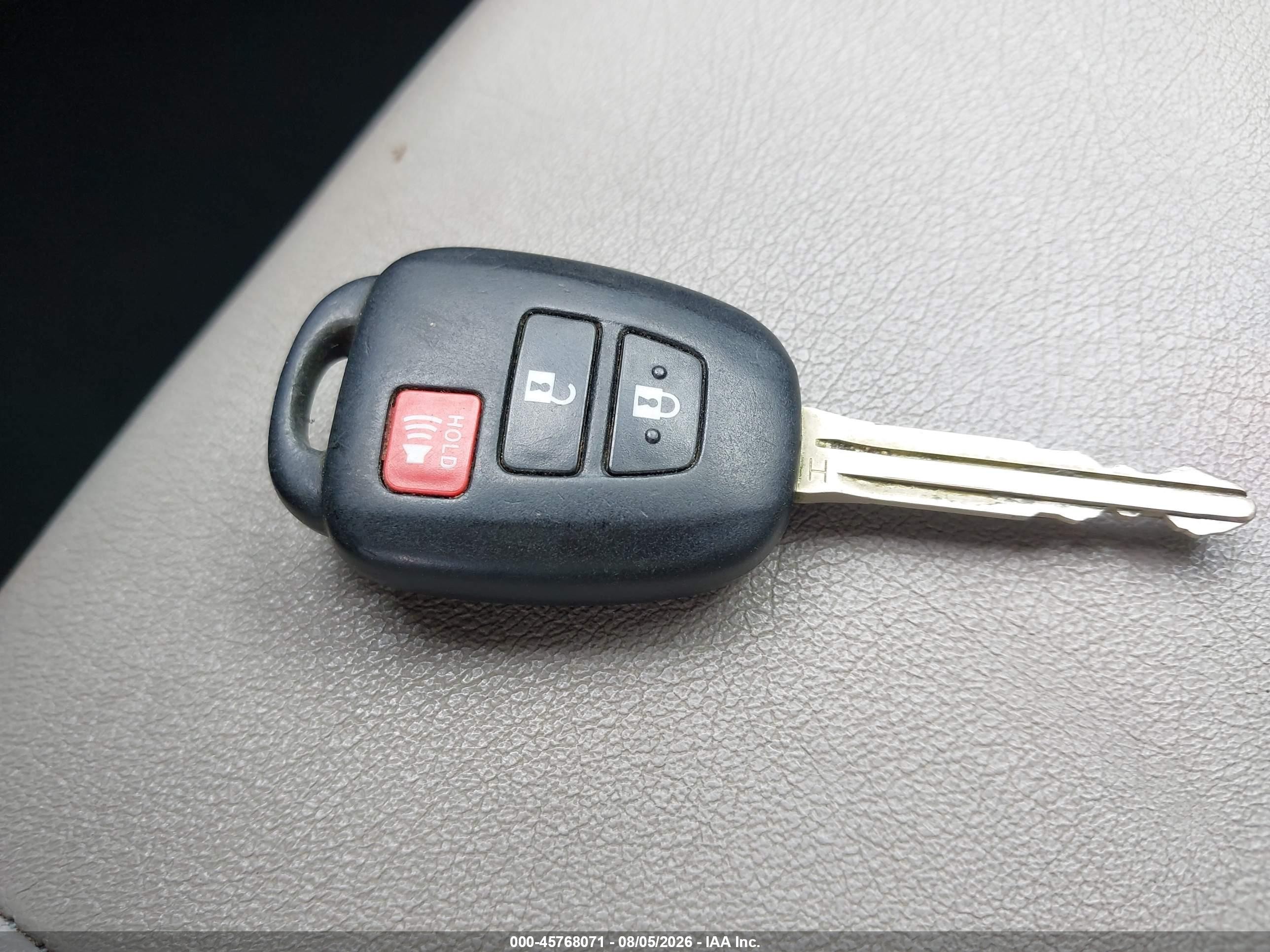 2013 Toyota Rav4 Le Blue vin: 2T3ZFREV2DW014255