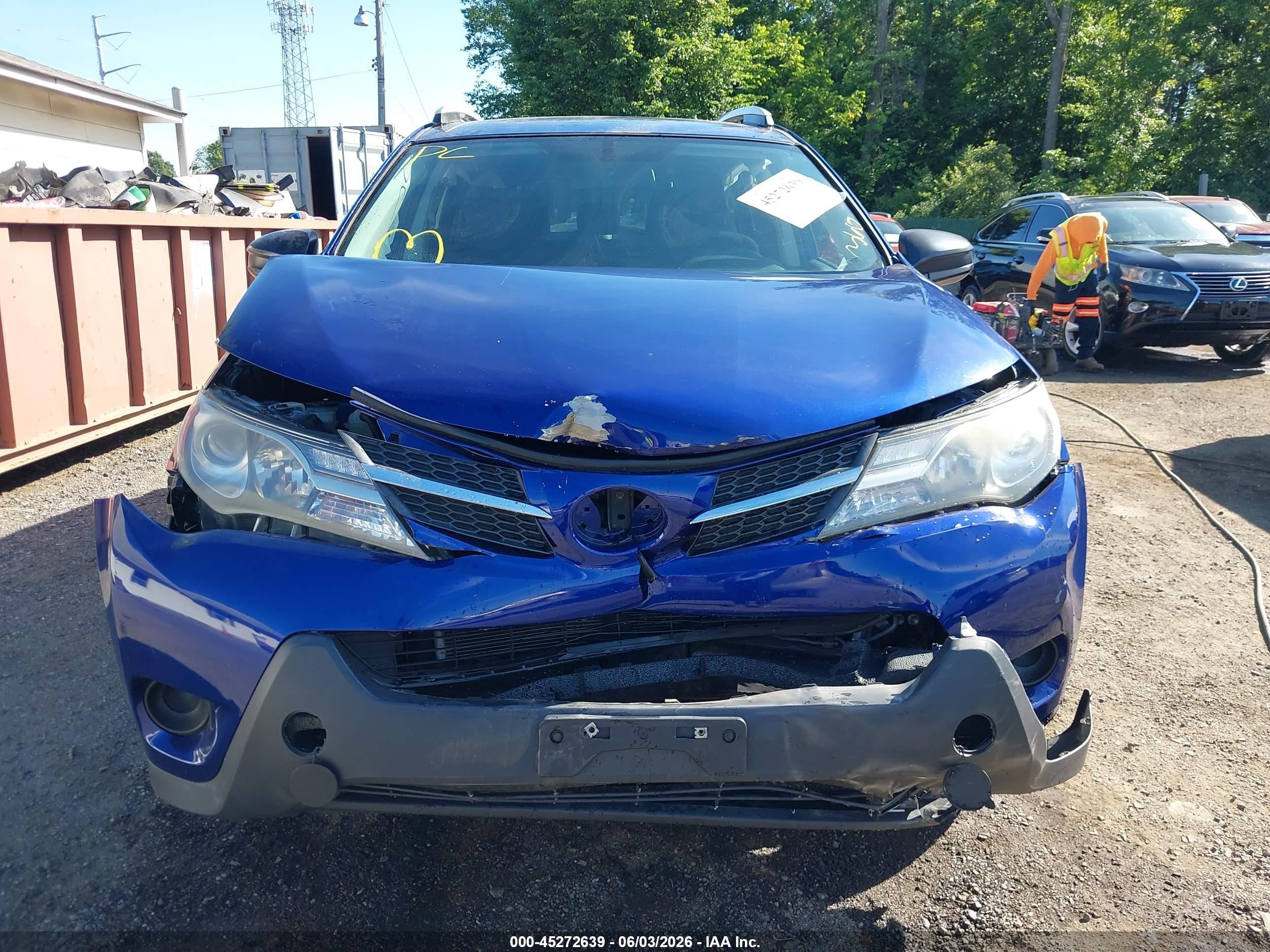 2014 Toyota Rav4 Le Blue vin: 2T3ZFREV2EW106841