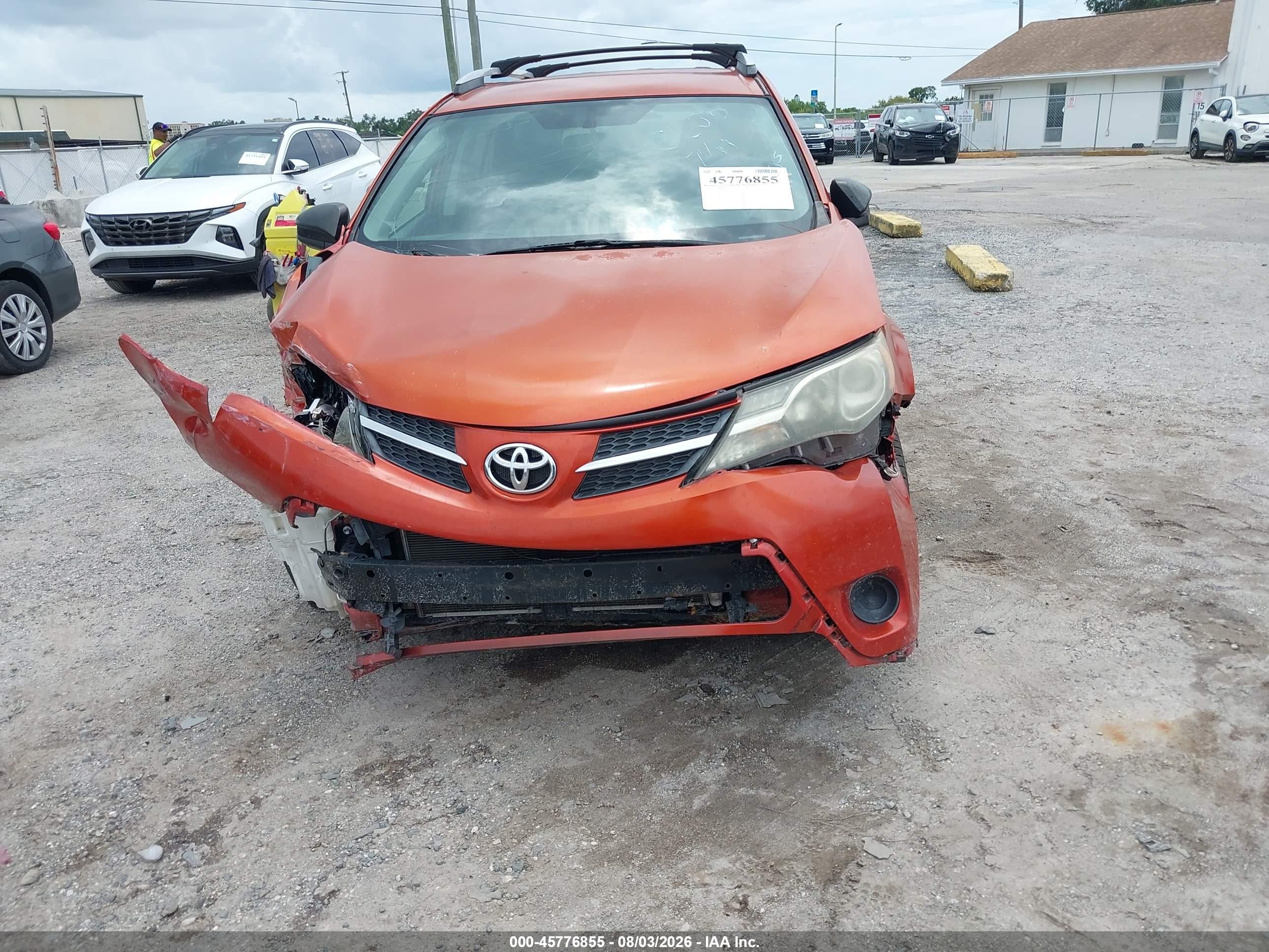 2015 Toyota Rav4 Le Orange vin: 2T3ZFREV2FW133135