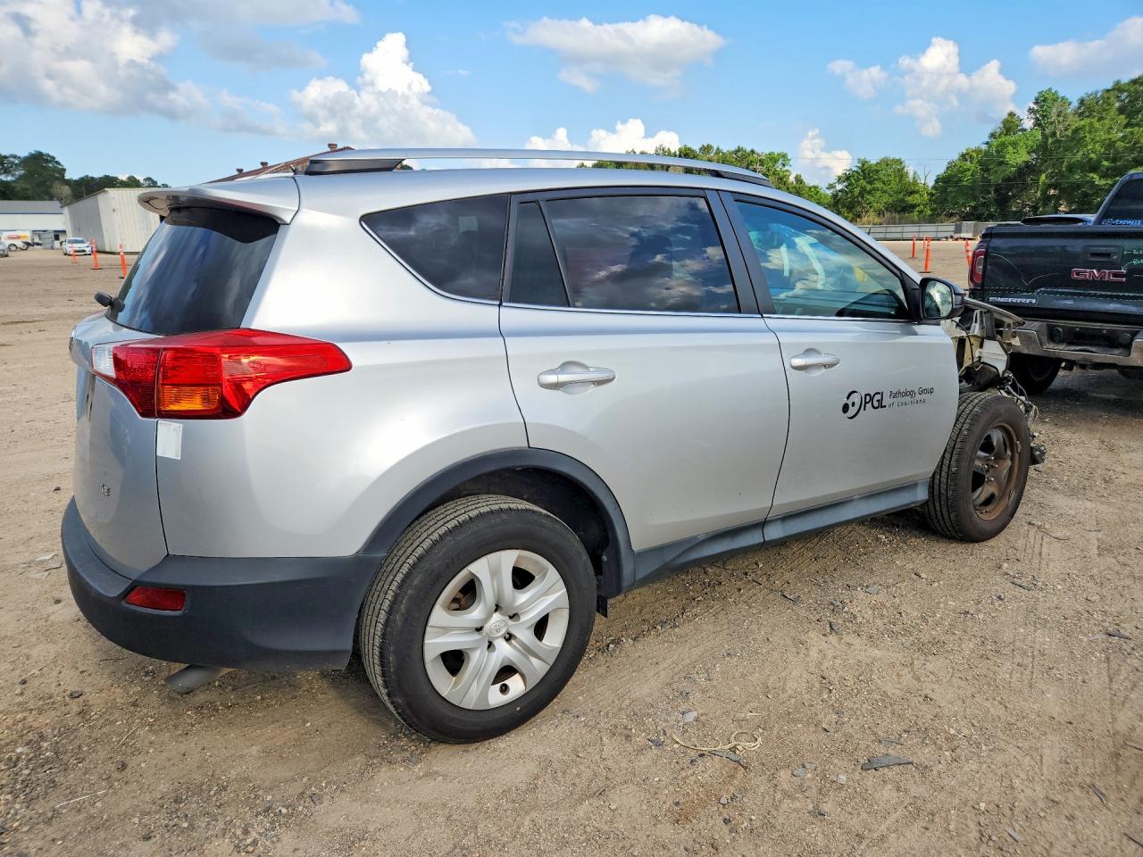 2015 Toyota Rav4 Le Silver vin: 2T3ZFREV2FW149013