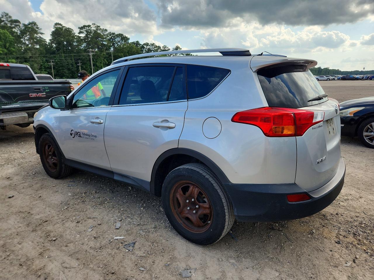 2015 Toyota Rav4 Le Silver vin: 2T3ZFREV2FW149013