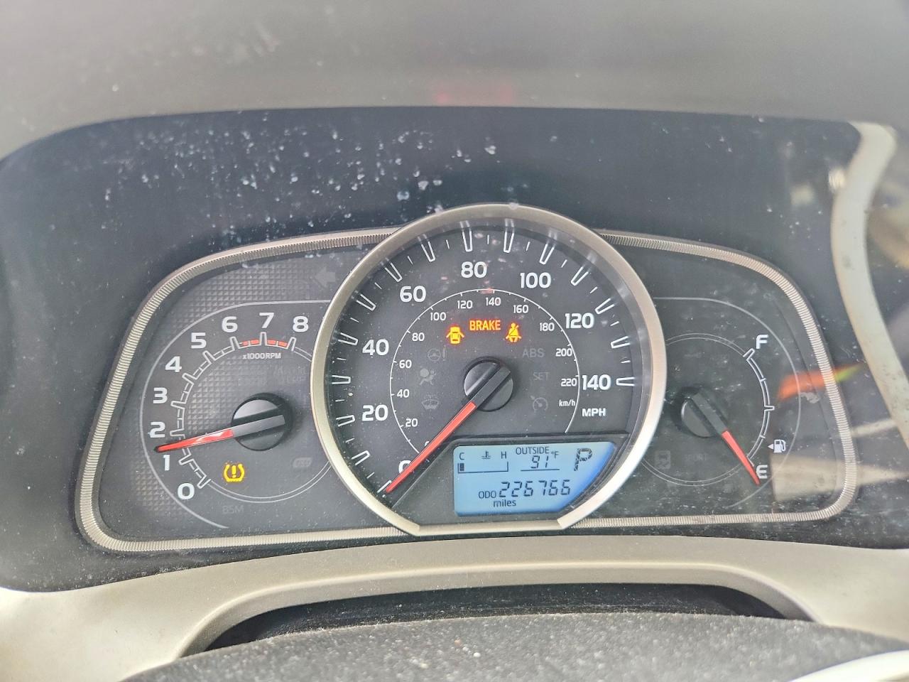 2015 Toyota Rav4 Le Silver vin: 2T3ZFREV2FW149013