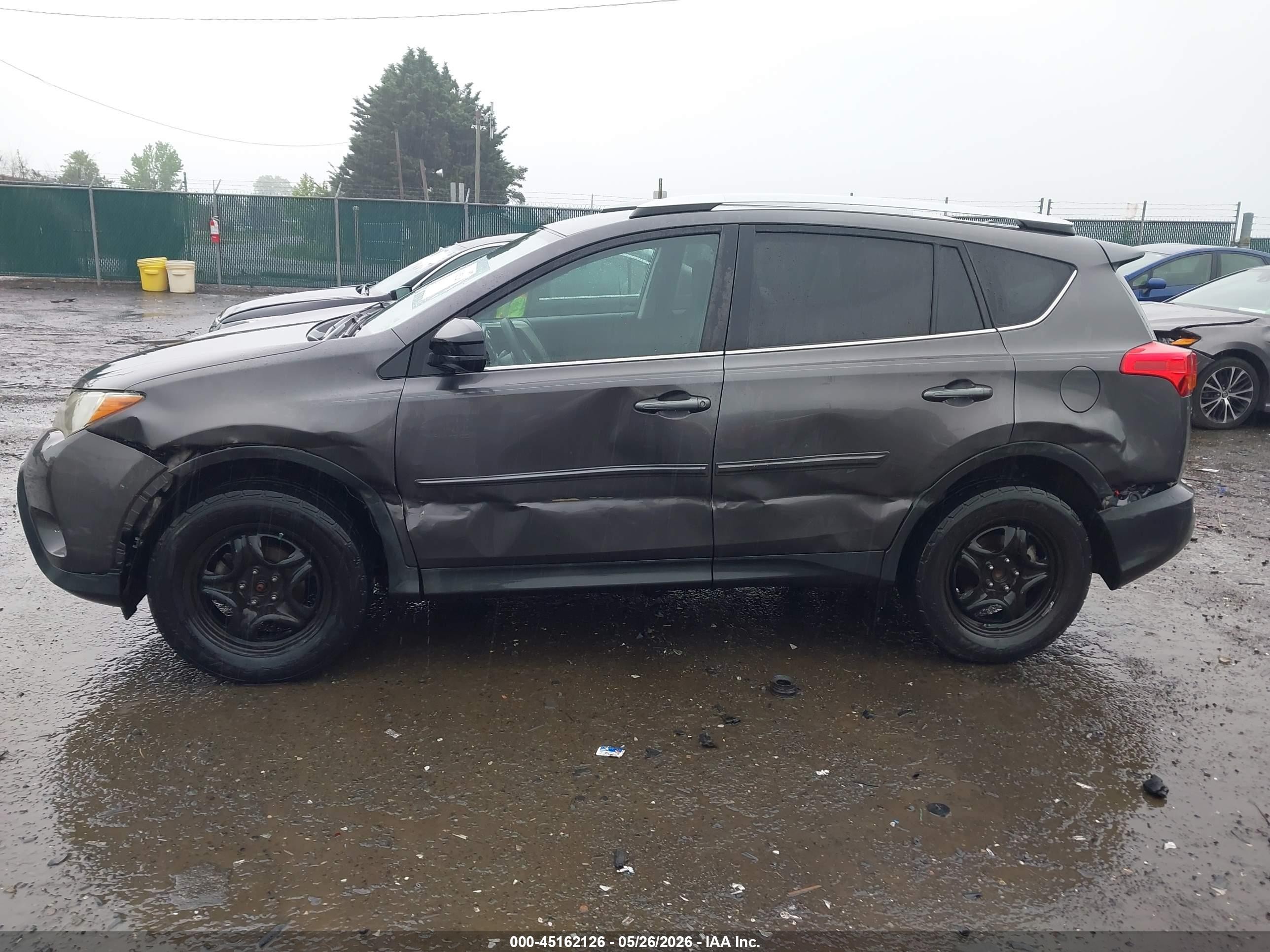 2015 Toyota Rav4 Le Gray vin: 2T3ZFREV2FW205600