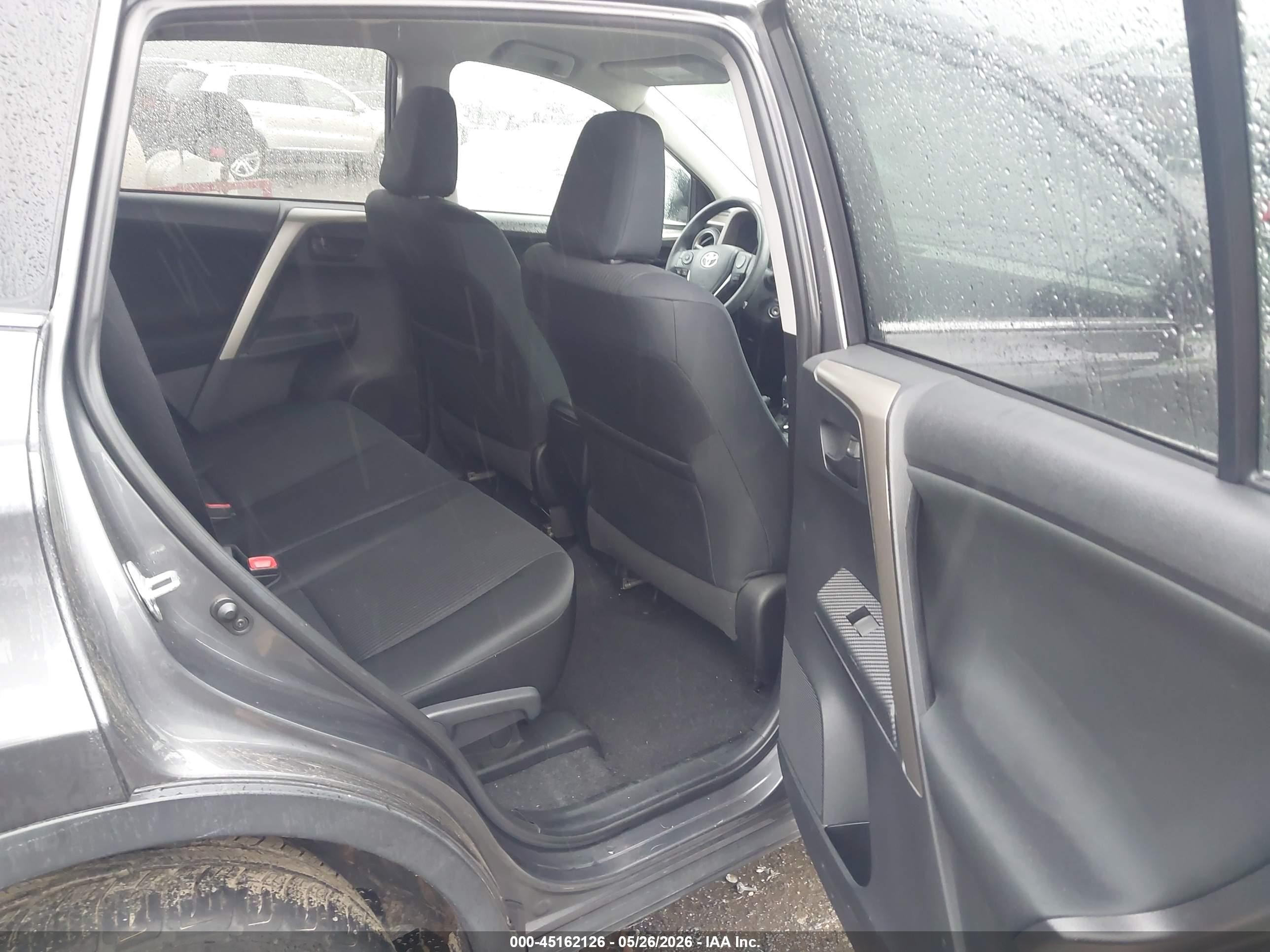 2015 Toyota Rav4 Le Gray vin: 2T3ZFREV2FW205600