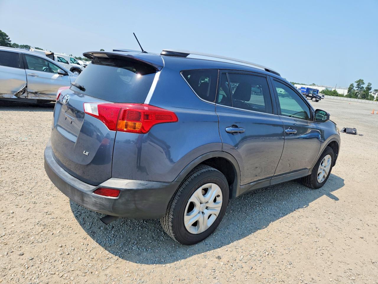 2013 Toyota Rav4 Le Blue vin: 2T3ZFREV3DW035129