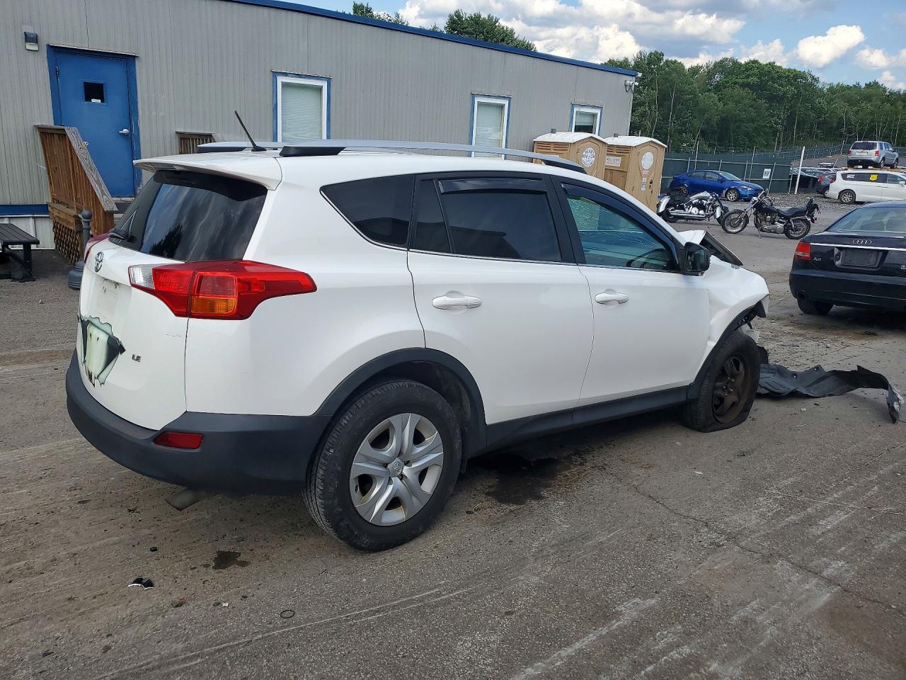 2013 Toyota Rav4 Le White vin: 2T3ZFREV3DW067160