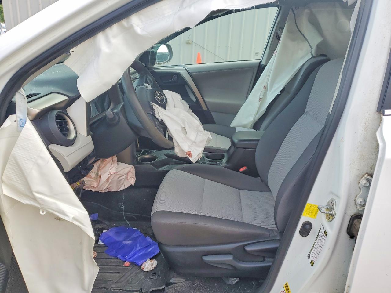 2013 Toyota Rav4 Le White vin: 2T3ZFREV3DW067160