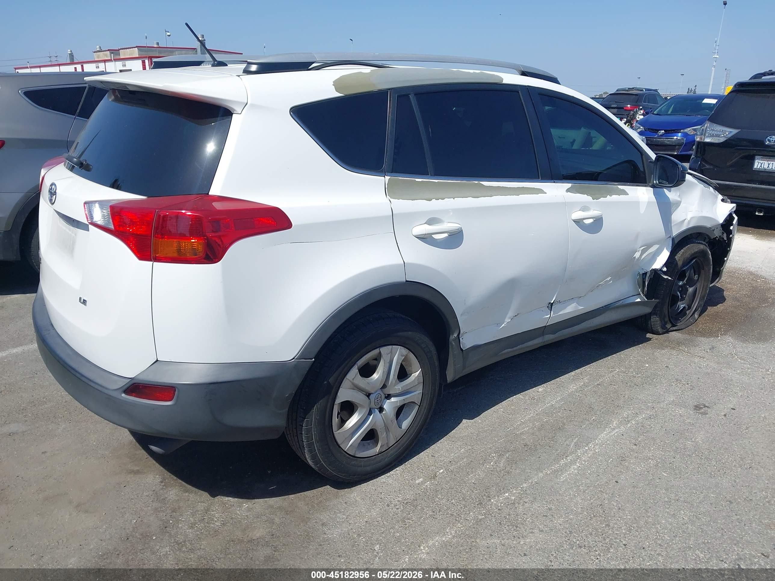2014 Toyota Rav4 Le White vin: 2T3ZFREV3EW083831