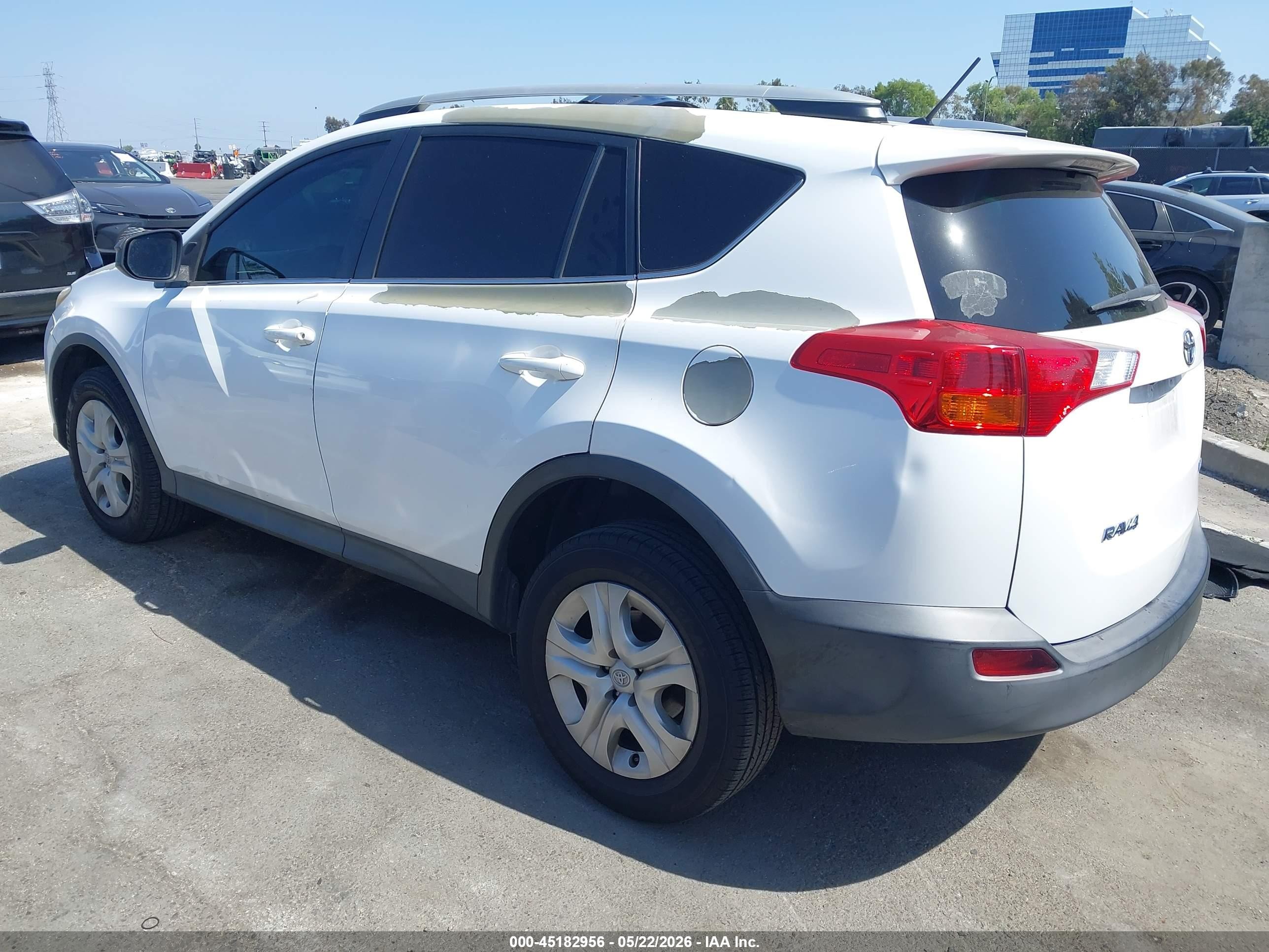2014 Toyota Rav4 Le White vin: 2T3ZFREV3EW083831