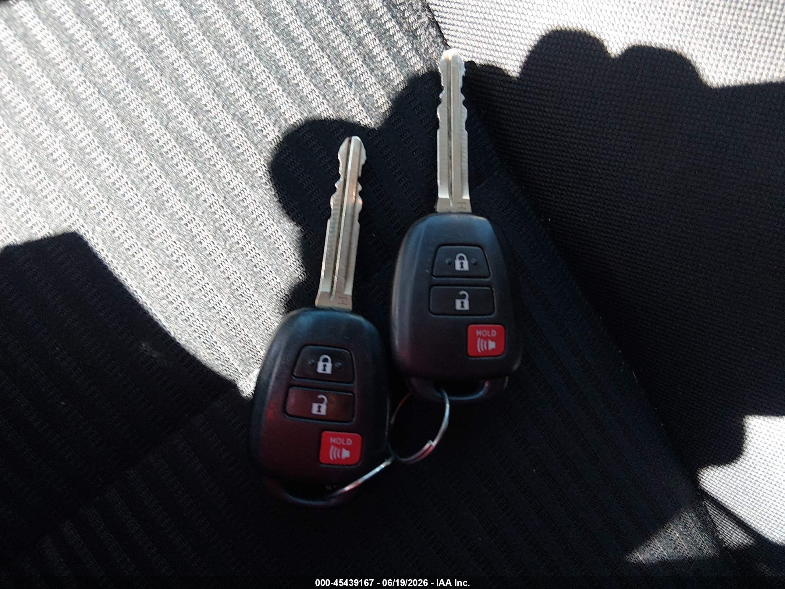 2014 Toyota Rav4 Le Red vin: 2T3ZFREV3EW090942
