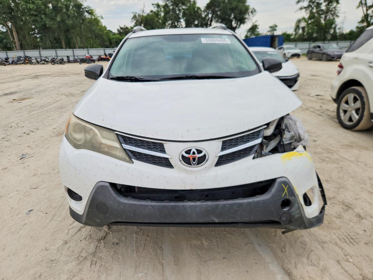 2015 Toyota Rav4 Le White vin: 2T3ZFREV3FW137369