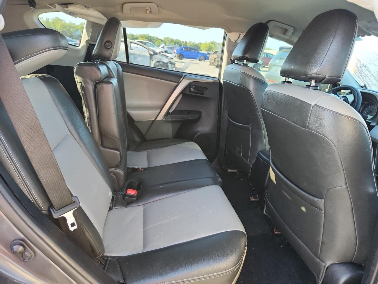 2015 Toyota Rav4 Le Gray vin: 2T3ZFREV3FW141003