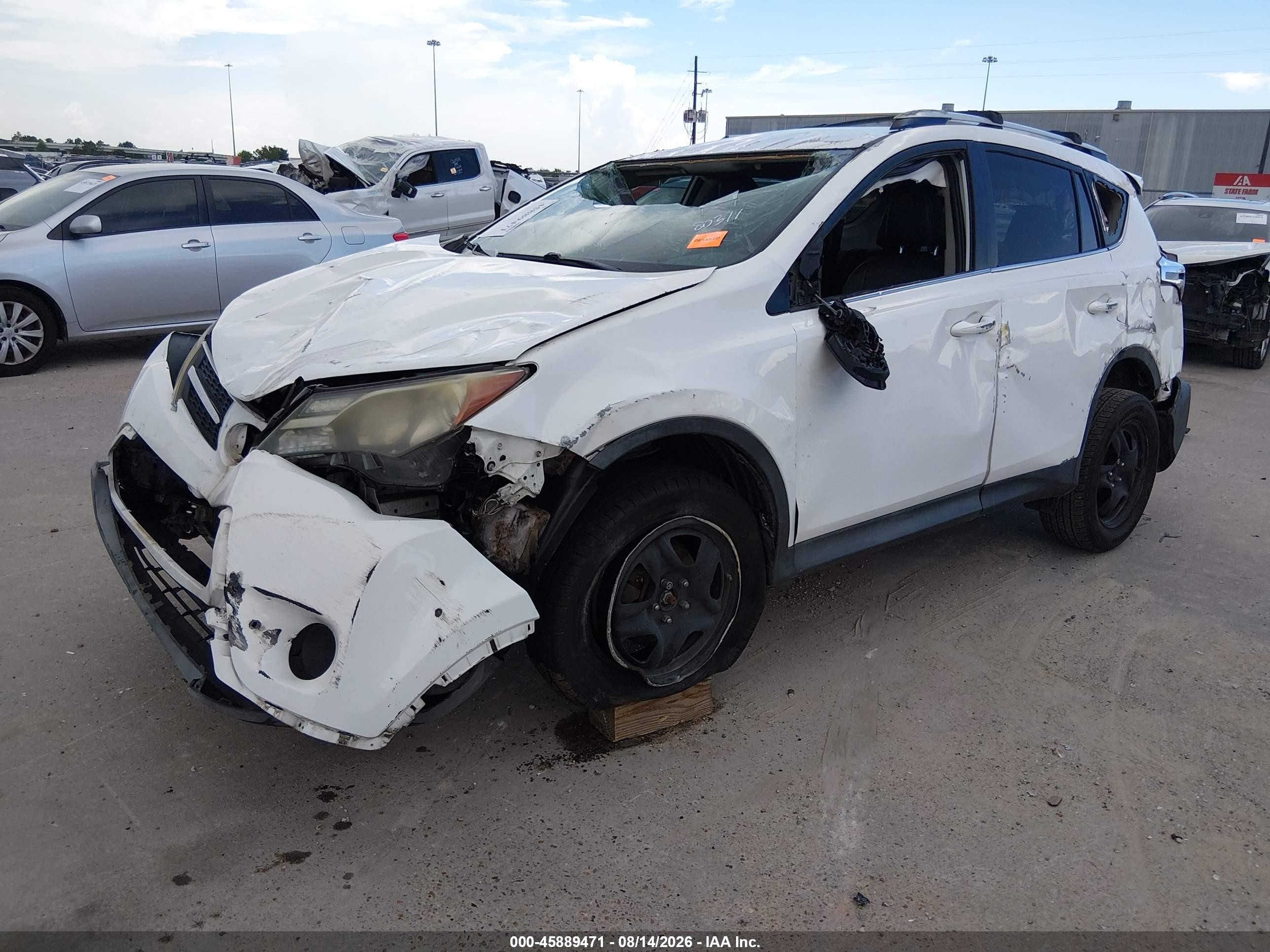 2015 Toyota Rav4 Le White vin: 2T3ZFREV3FW200387