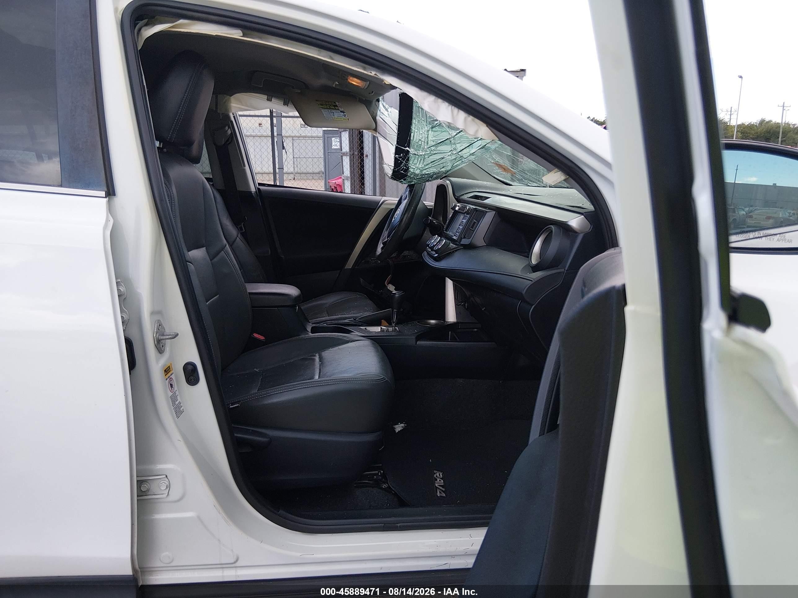 2015 Toyota Rav4 Le White vin: 2T3ZFREV3FW200387