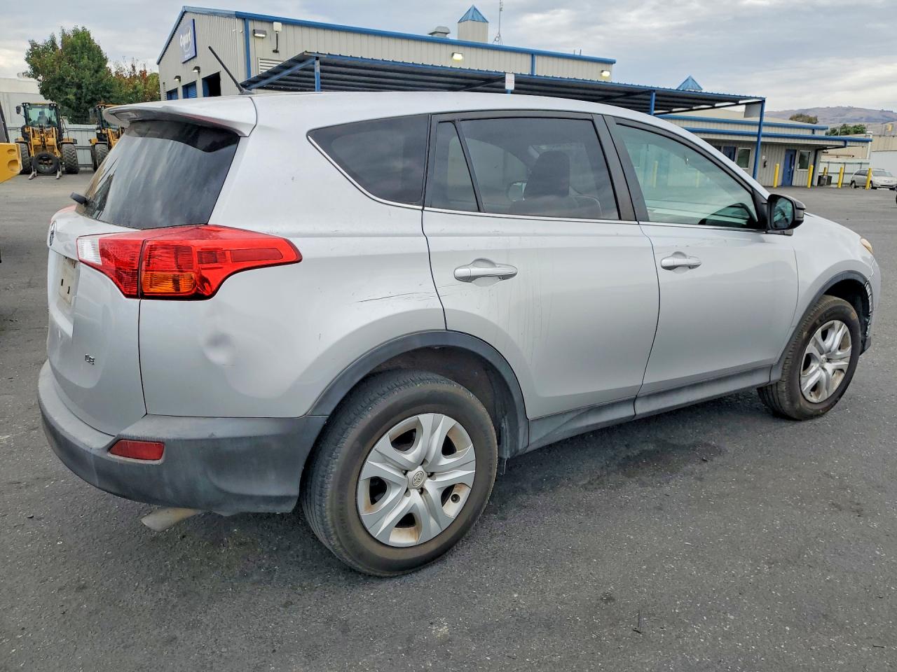 2015 Toyota Rav4 Le Silver vin: 2T3ZFREV3FW205735