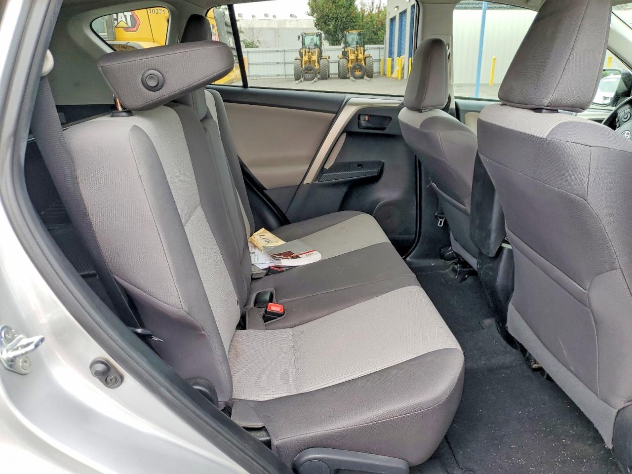 2015 Toyota Rav4 Le Silver vin: 2T3ZFREV3FW205735