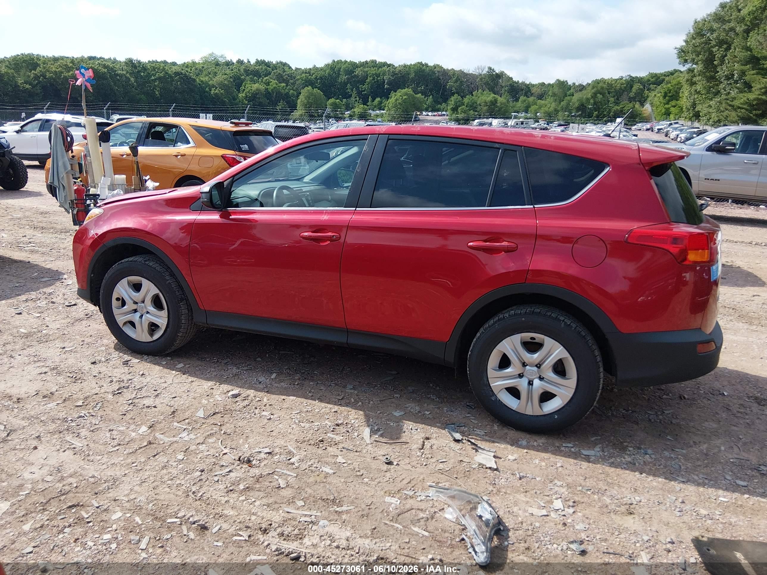 2015 Toyota Rav4 Le Red vin: 2T3ZFREV3FW205962