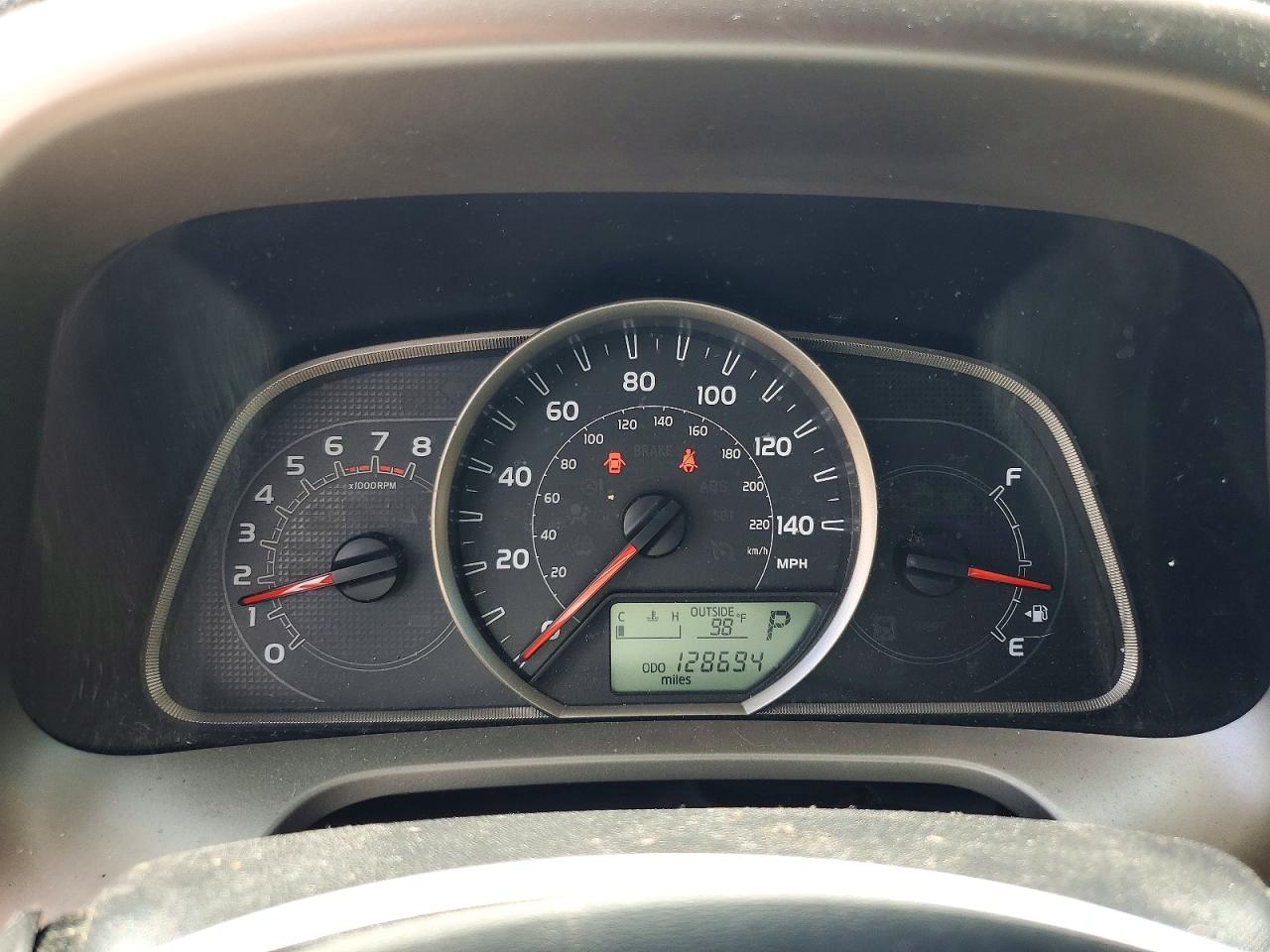 2013 Toyota Rav4 Le White vin: 2T3ZFREV4DW050528