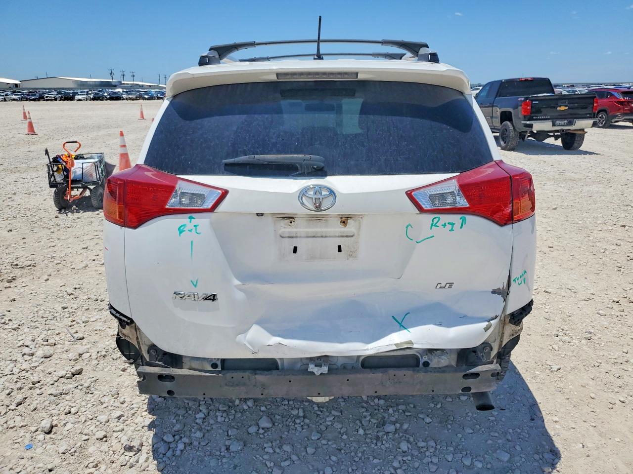 2013 Toyota Rav4 Le White vin: 2T3ZFREV4DW050528
