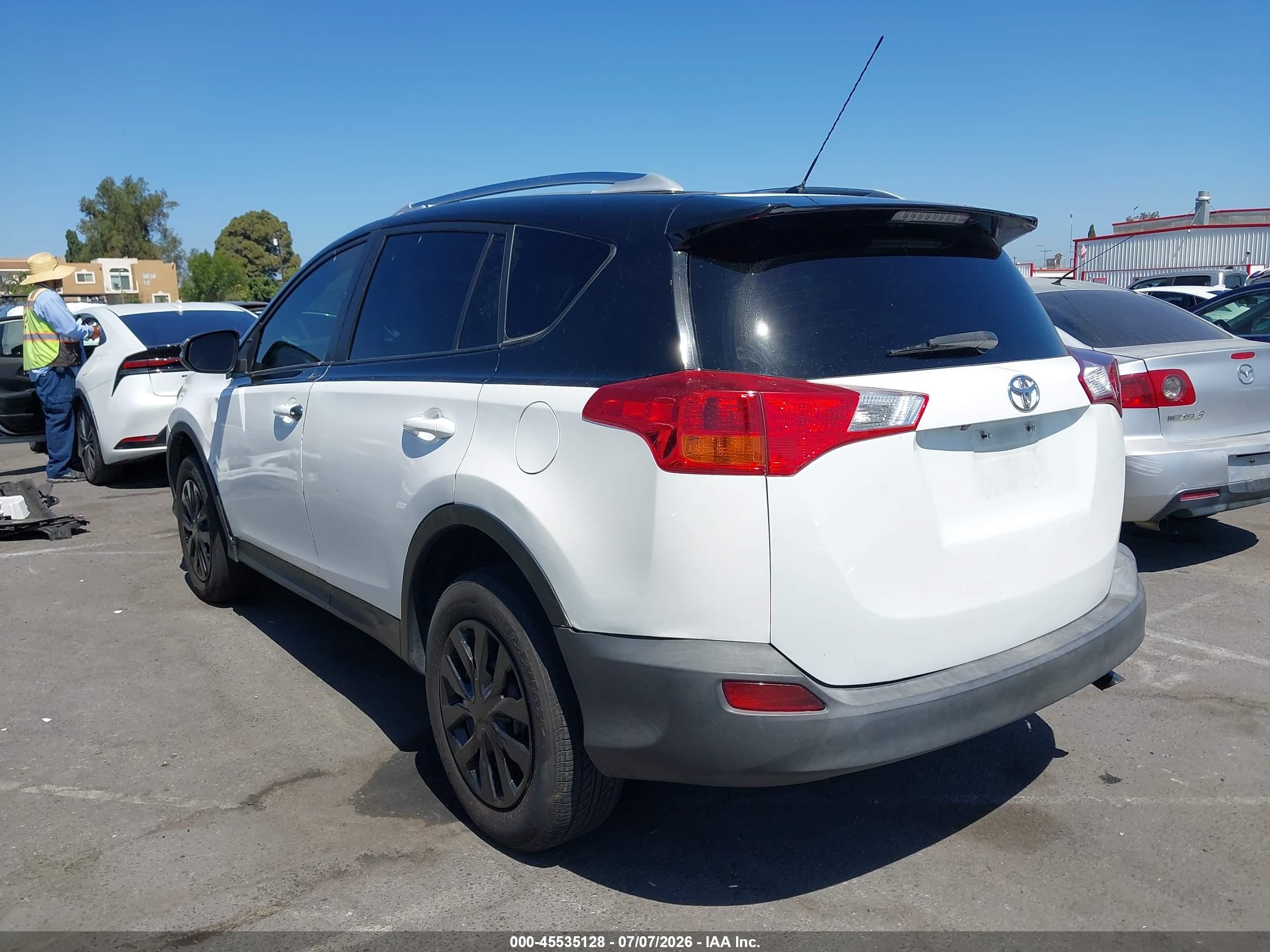 2014 Toyota Rav4 Le White vin: 2T3ZFREV4EW083014