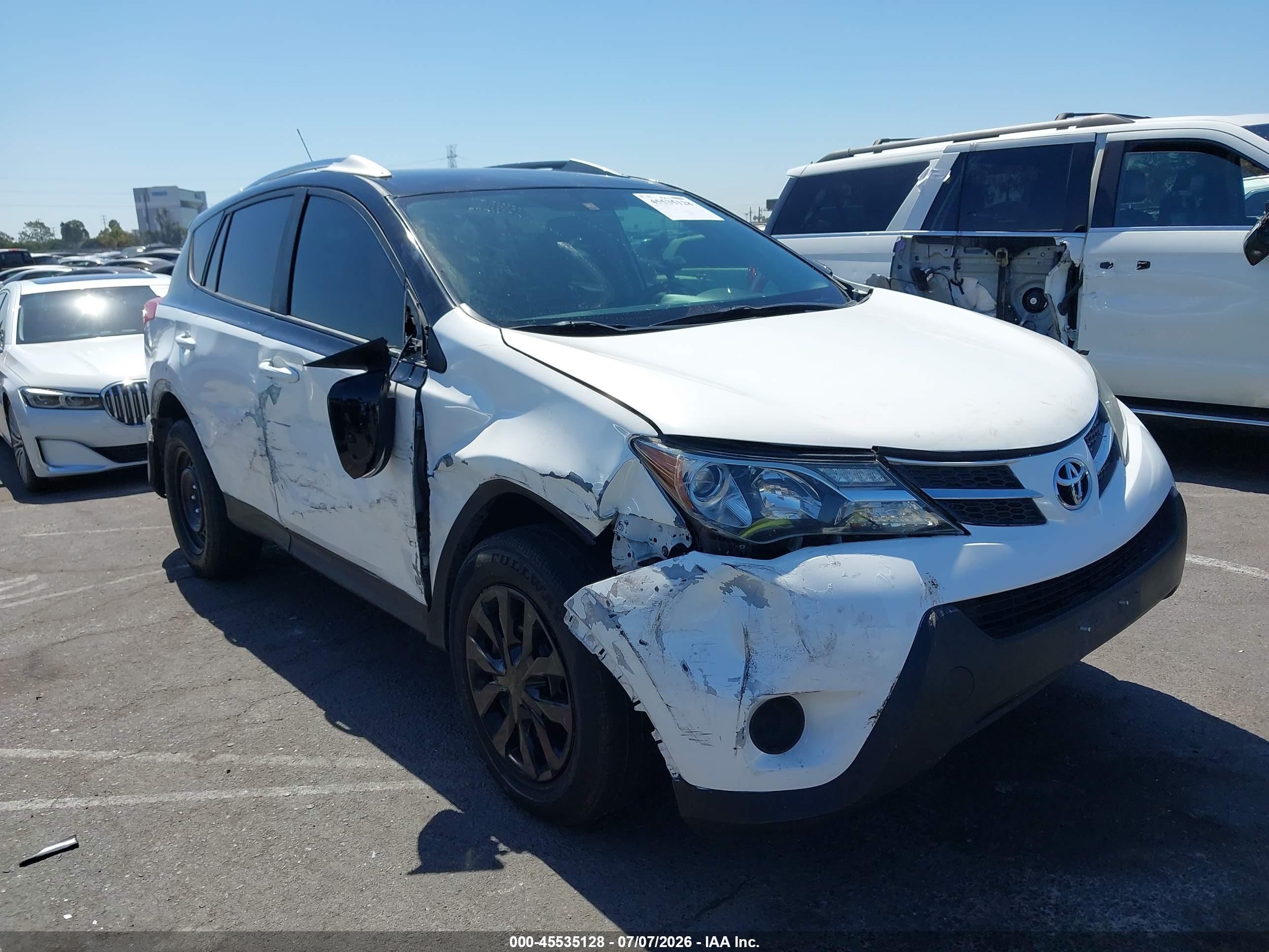 2014 Toyota Rav4 Le White vin: 2T3ZFREV4EW083014