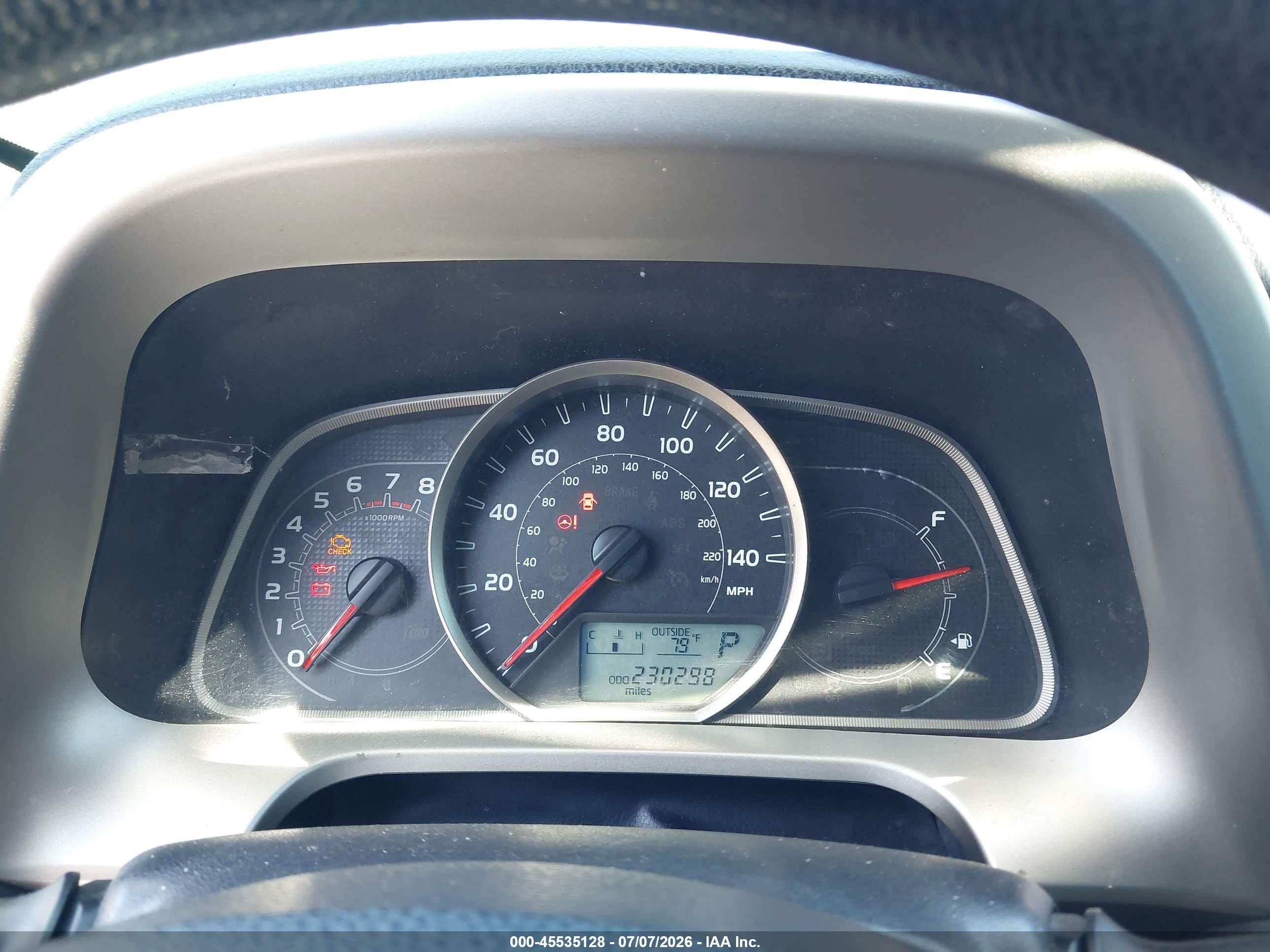 2014 Toyota Rav4 Le White vin: 2T3ZFREV4EW083014