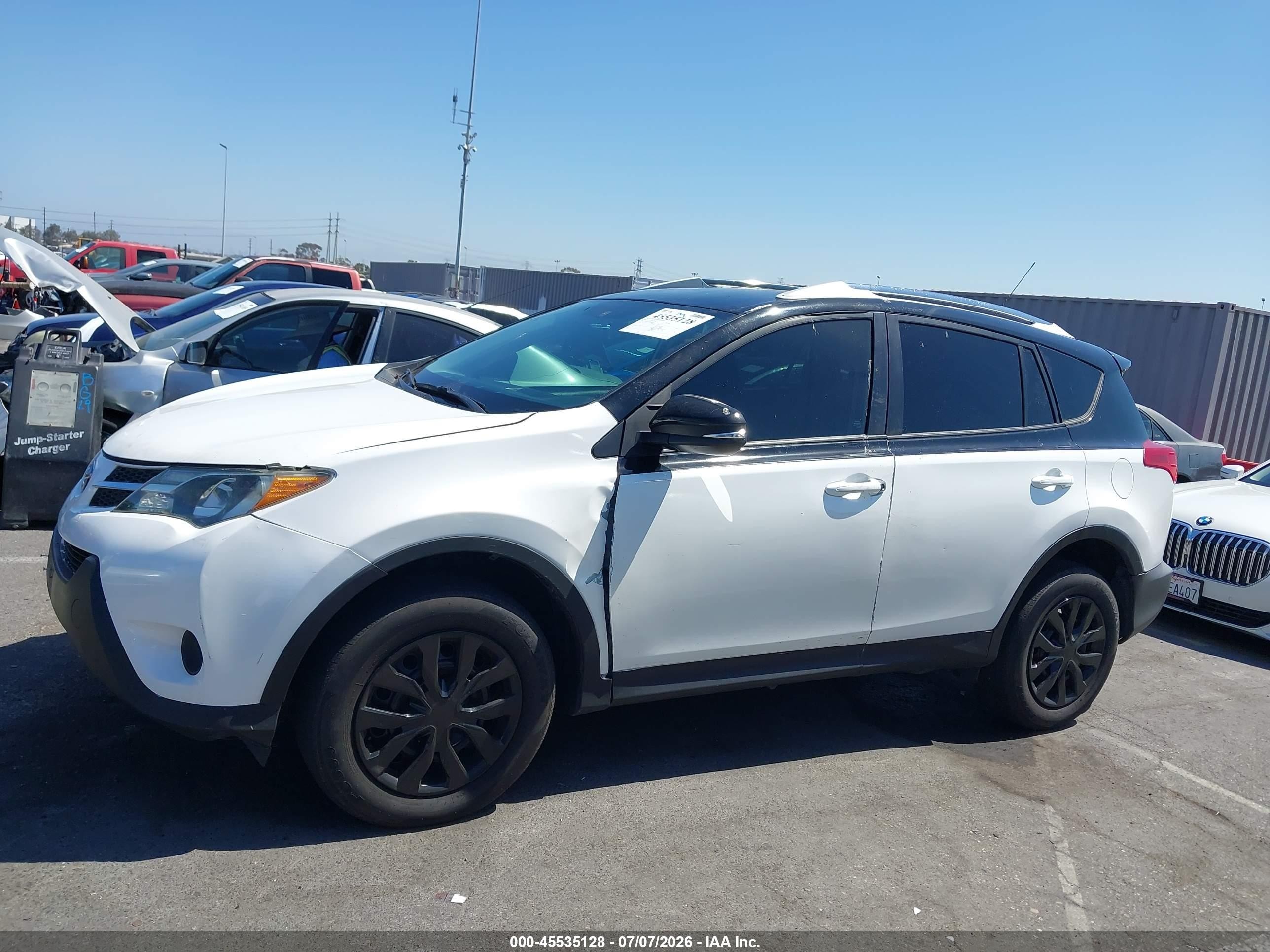 2014 Toyota Rav4 Le White vin: 2T3ZFREV4EW083014