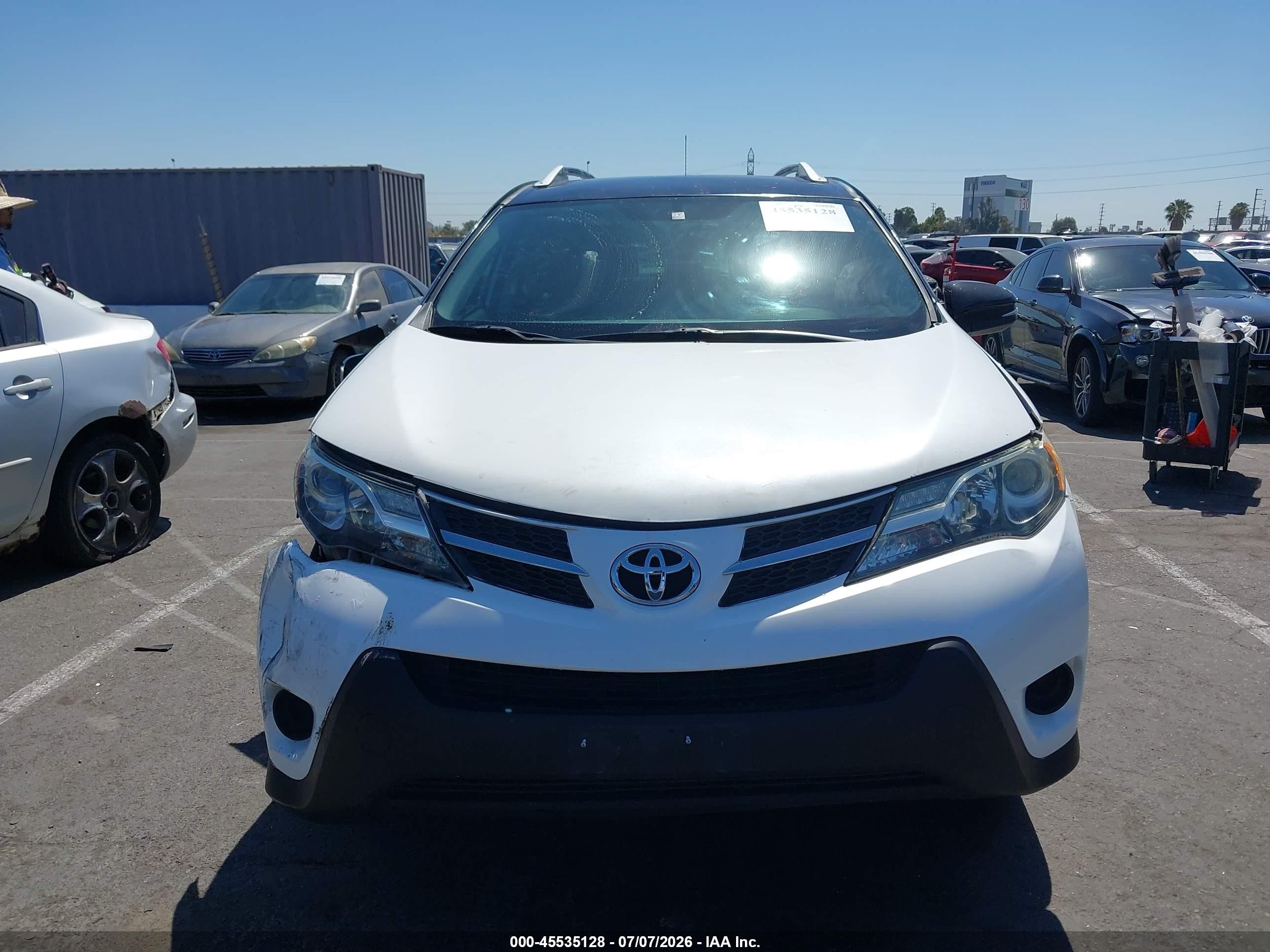 2014 Toyota Rav4 Le White vin: 2T3ZFREV4EW083014