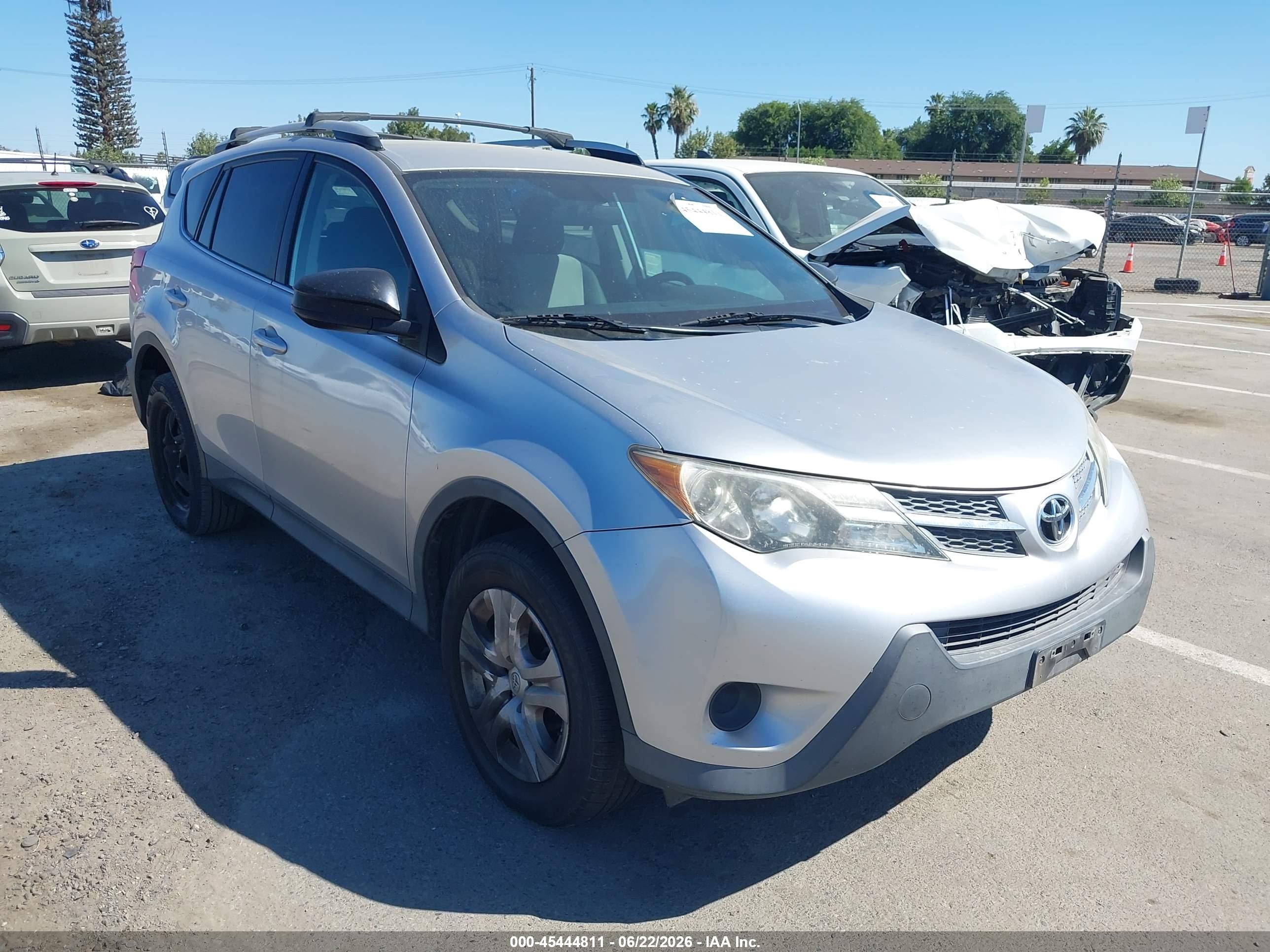 2014 Toyota Rav4 Le Silver vin: 2T3ZFREV4EW087595